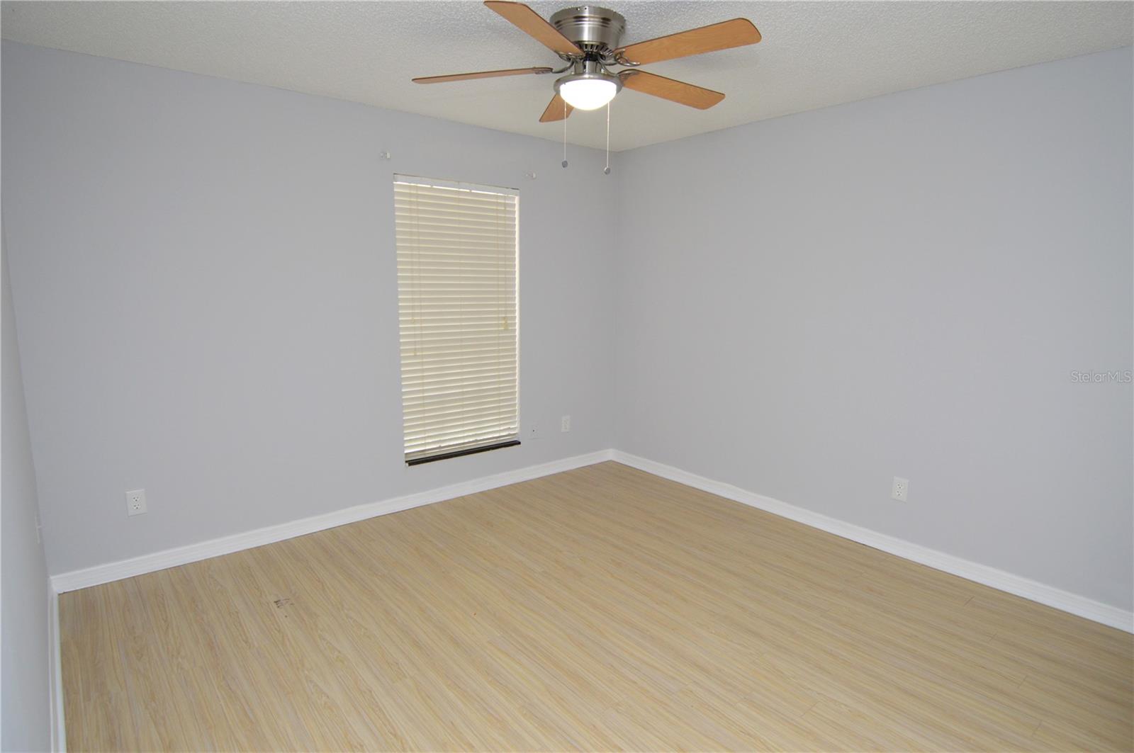 Image 27 of 100 For 8613 Mallard Reserve Drive 102