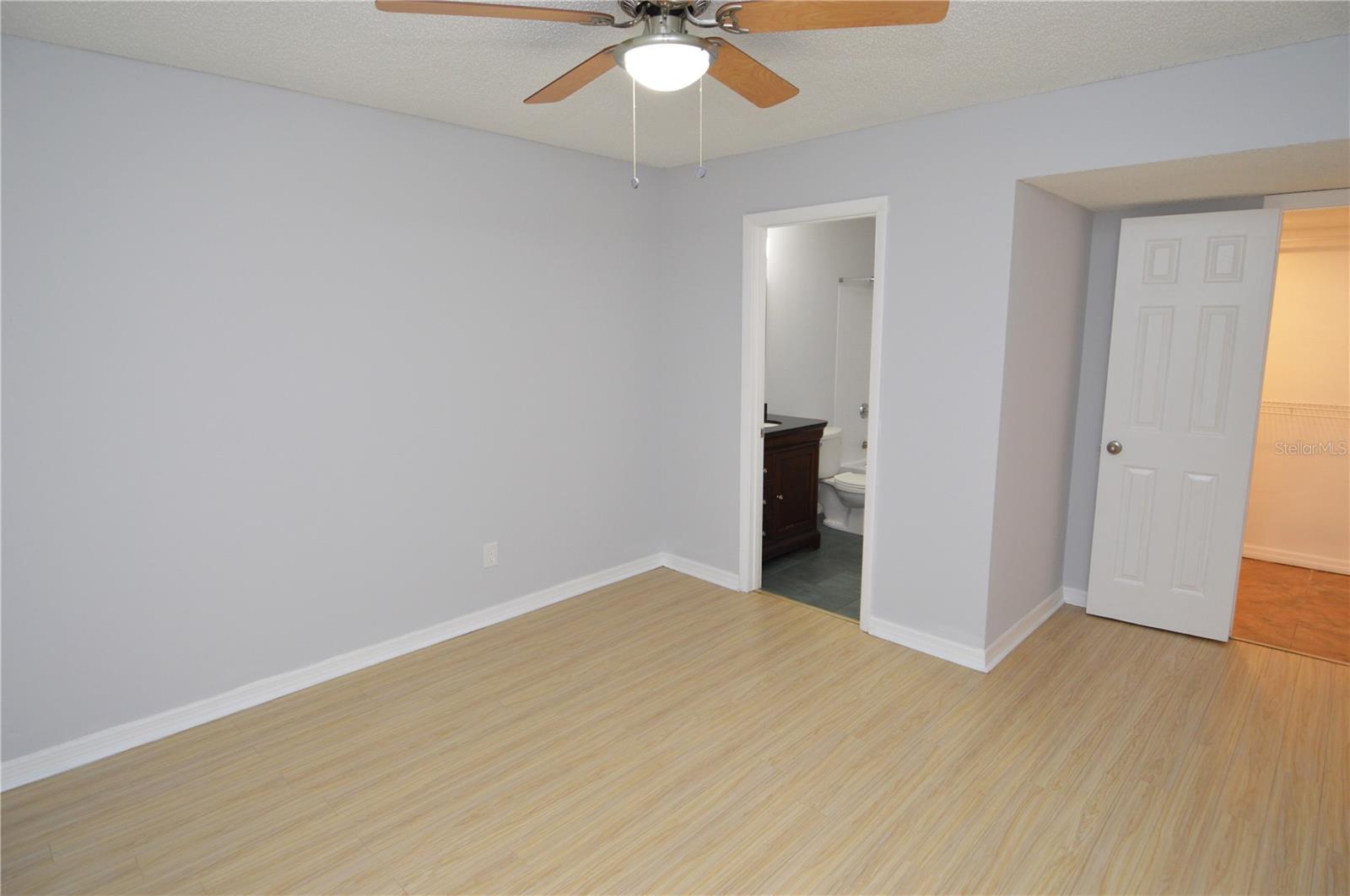 Image 29 of 100 For 8613 Mallard Reserve Drive 102