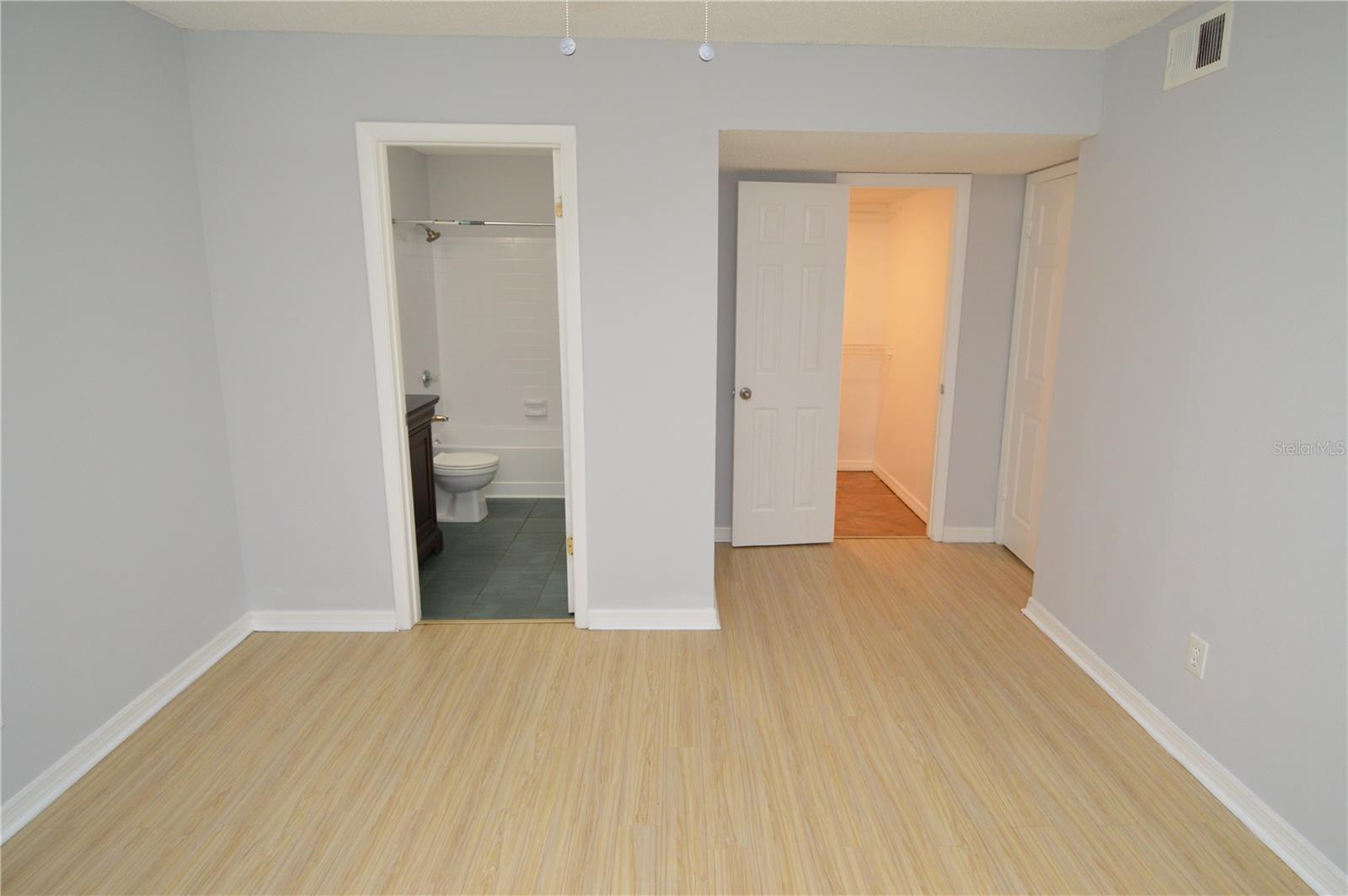 Image 34 of 100 For 8613 Mallard Reserve Drive 102