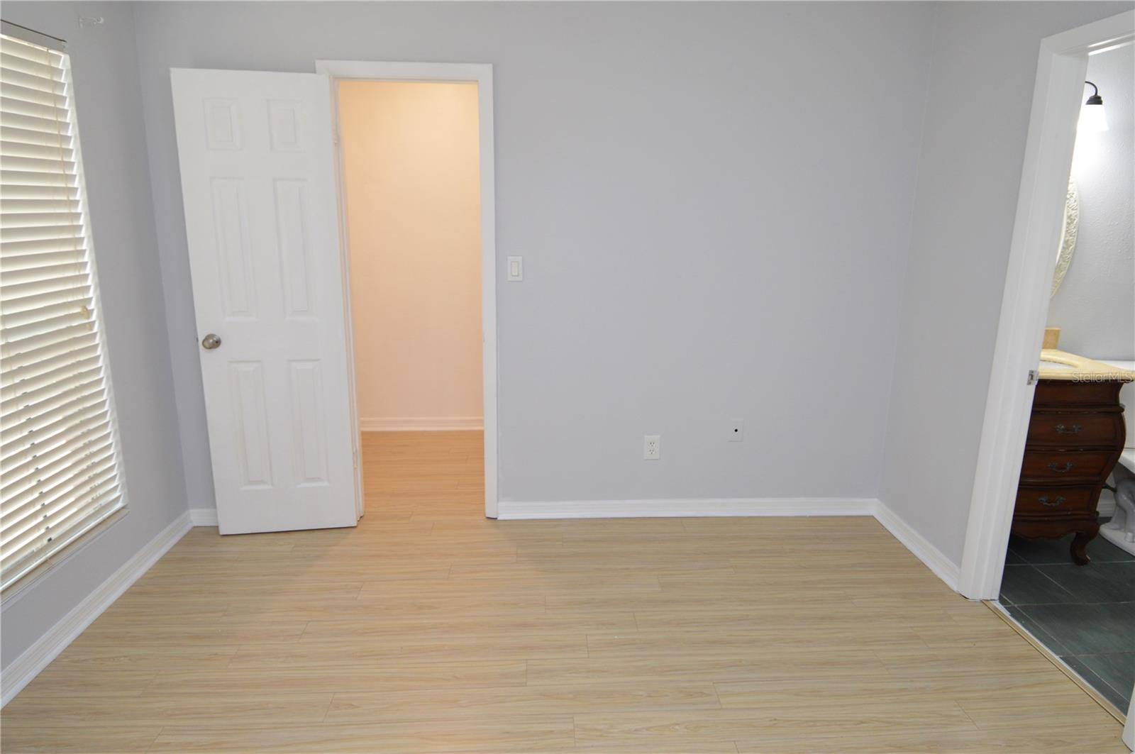 Image 43 of 100 For 8613 Mallard Reserve Drive 102