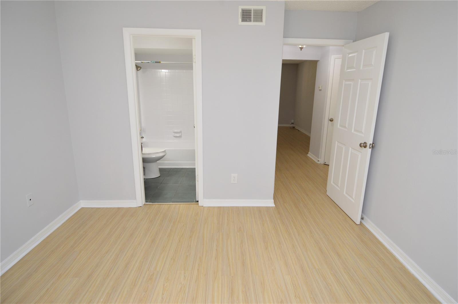 Image 52 of 100 For 8613 Mallard Reserve Drive 102