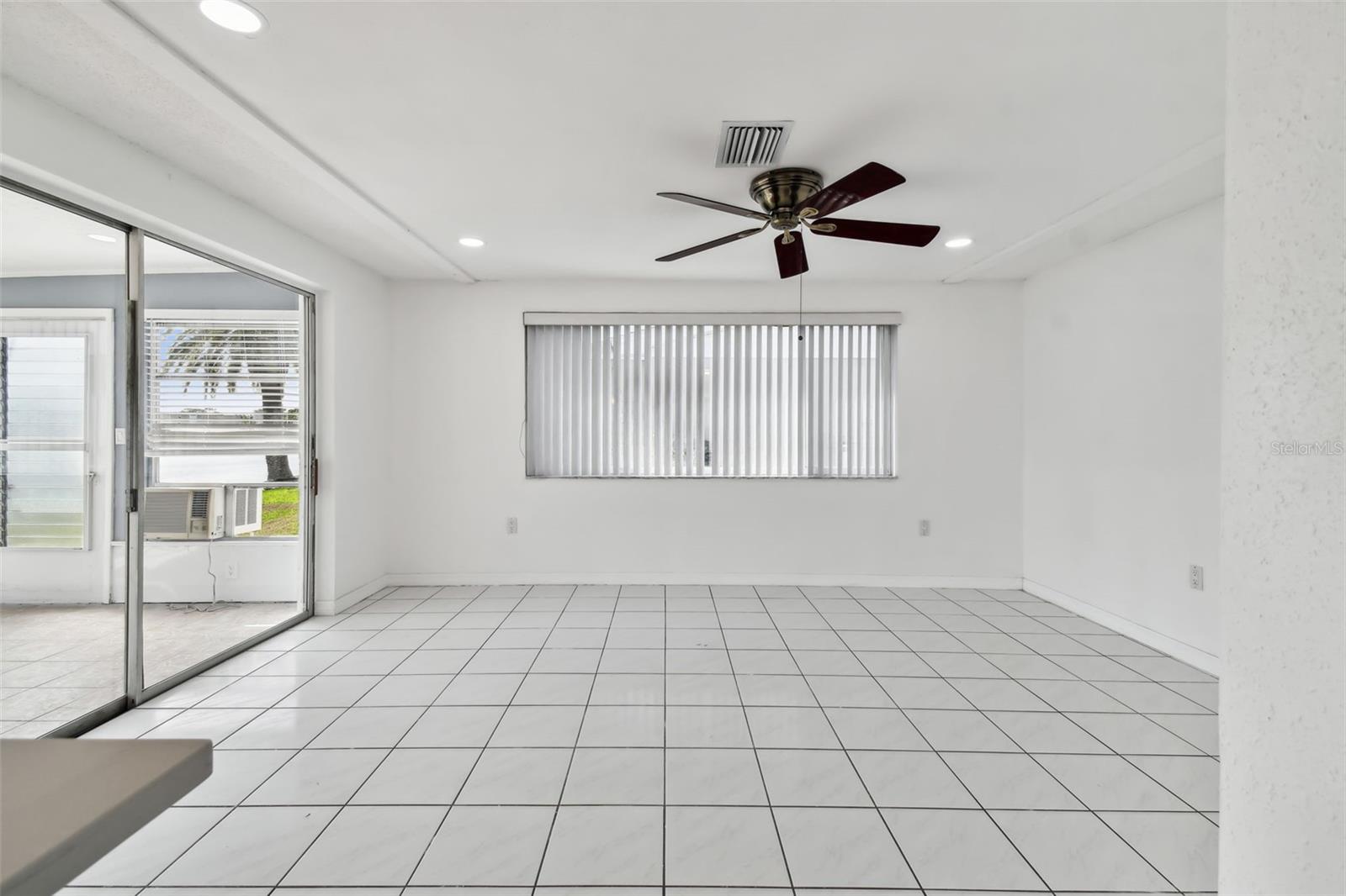 Image 25 of 49 For 3248 Rock Valley Drive