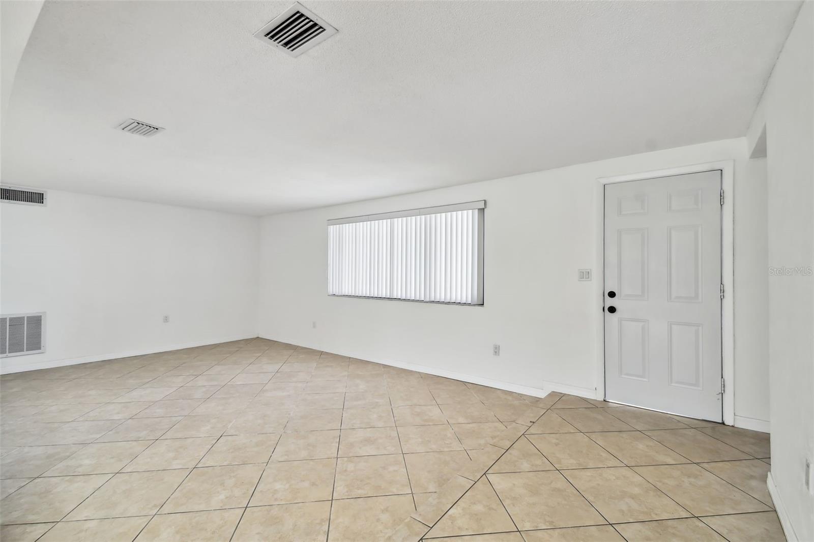 Image 4 of 49 For 3248 Rock Valley Drive