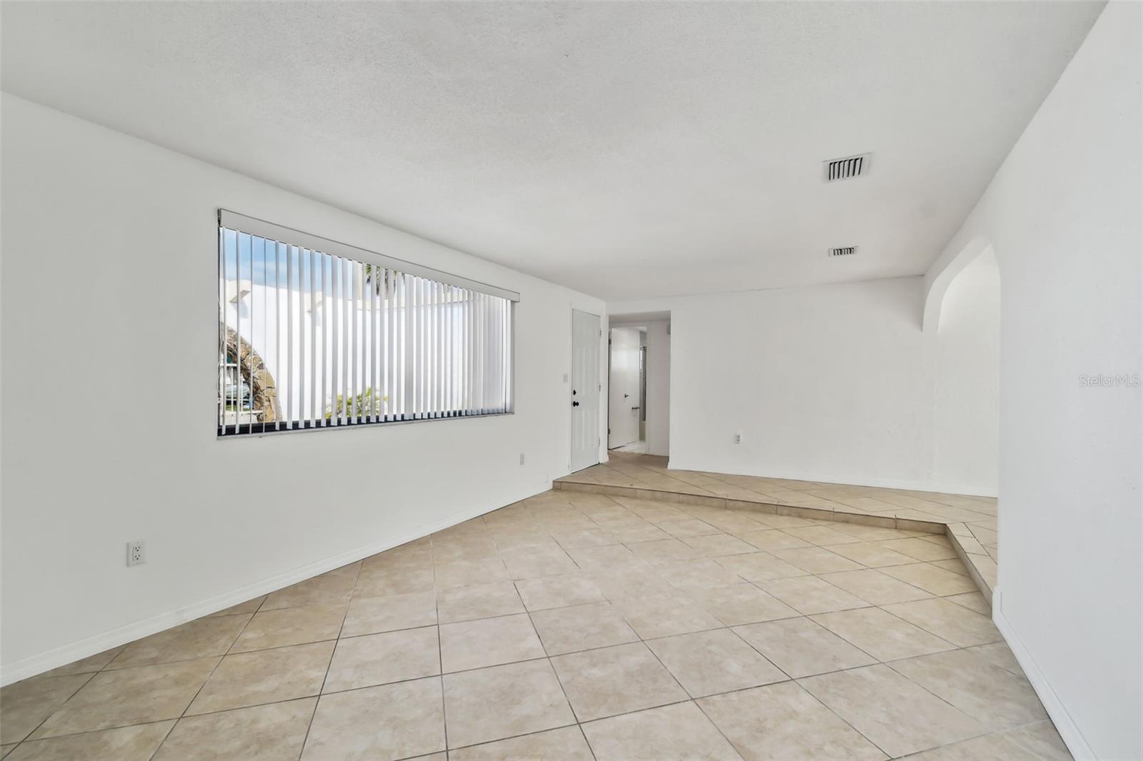 Image 5 of 49 For 3248 Rock Valley Drive