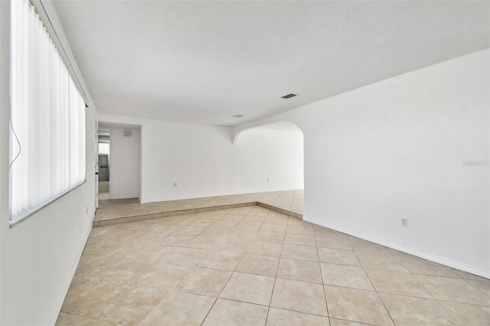 Image 6 of 49 For 3248 Rock Valley Drive