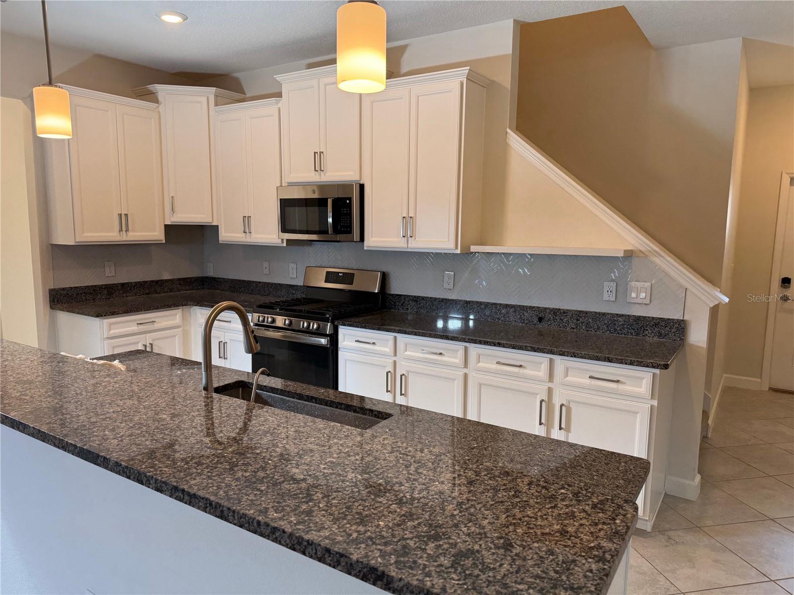 Image 4 of 54 For 8221 Corner Pine Way