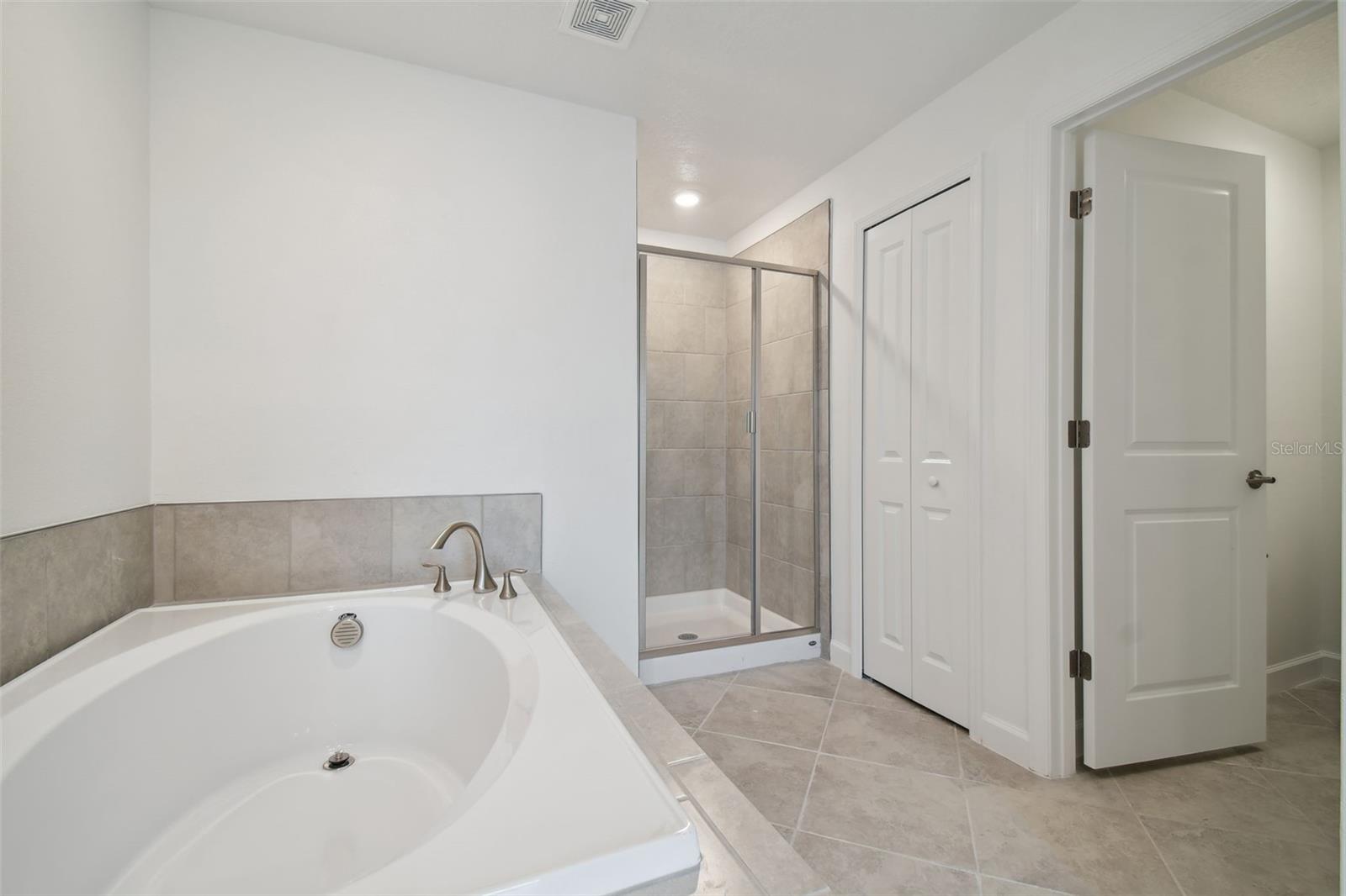 Image 42 of 54 For 8221 Corner Pine Way