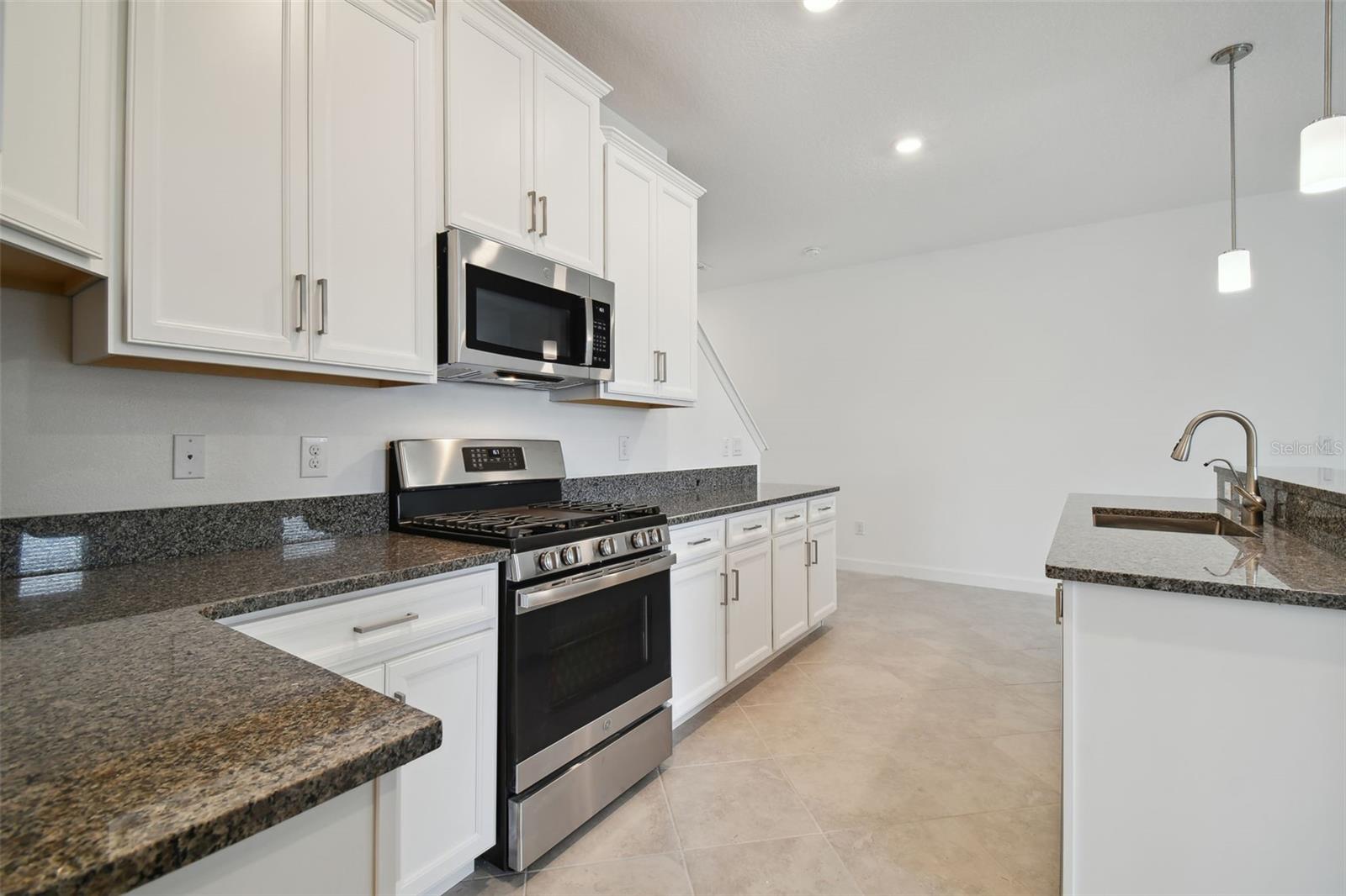 Image 9 of 54 For 8221 Corner Pine Way