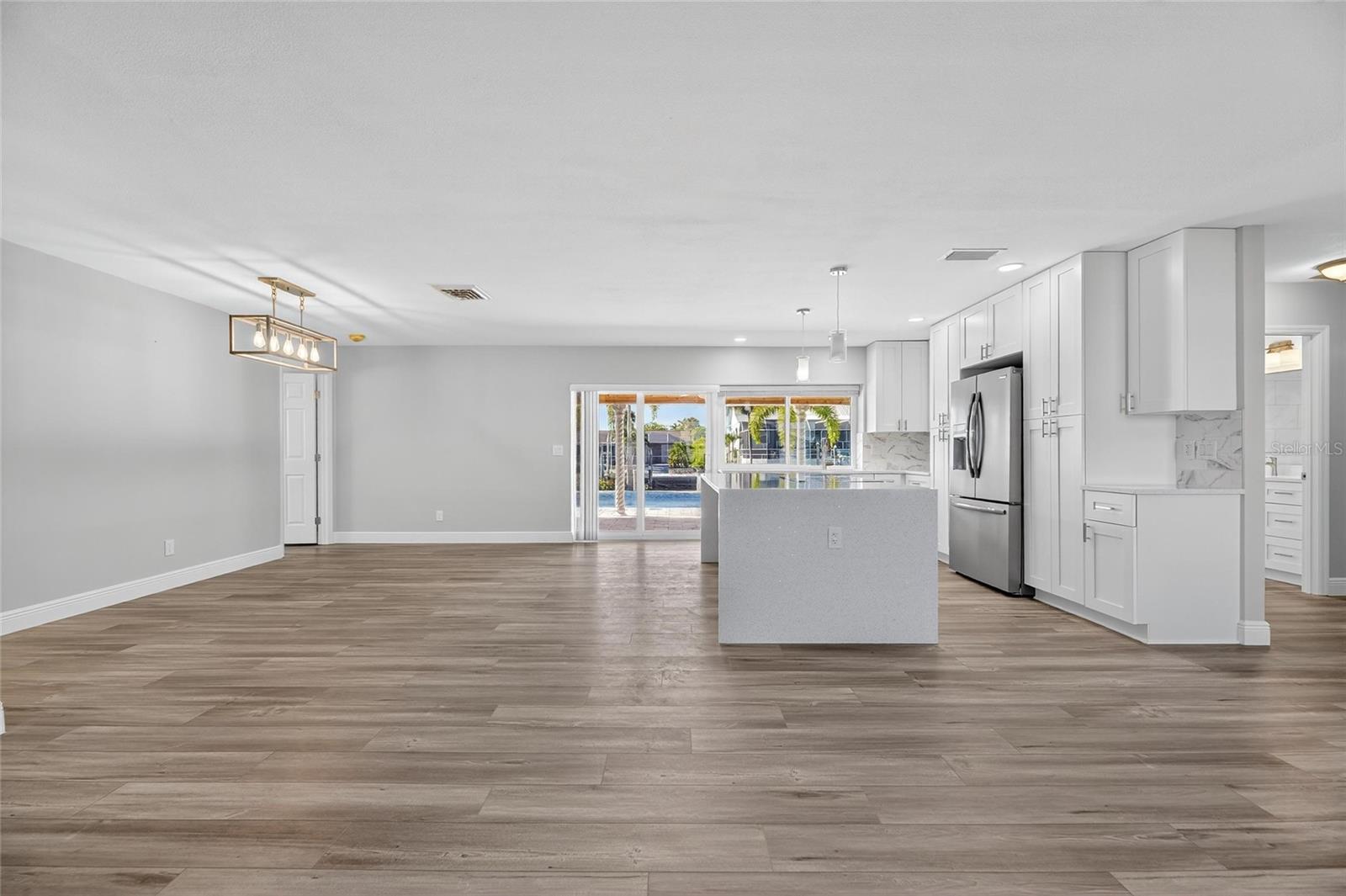 Image 12 of 84 For 1014 Silver Palm Way