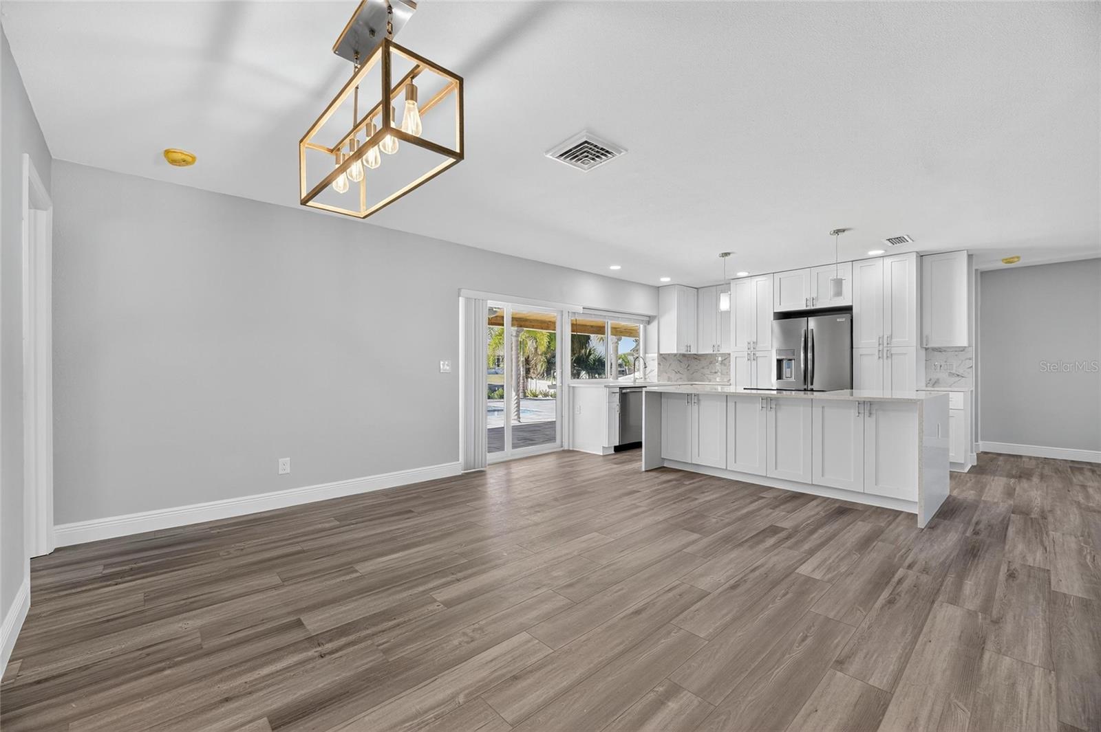 Image 14 of 84 For 1014 Silver Palm Way