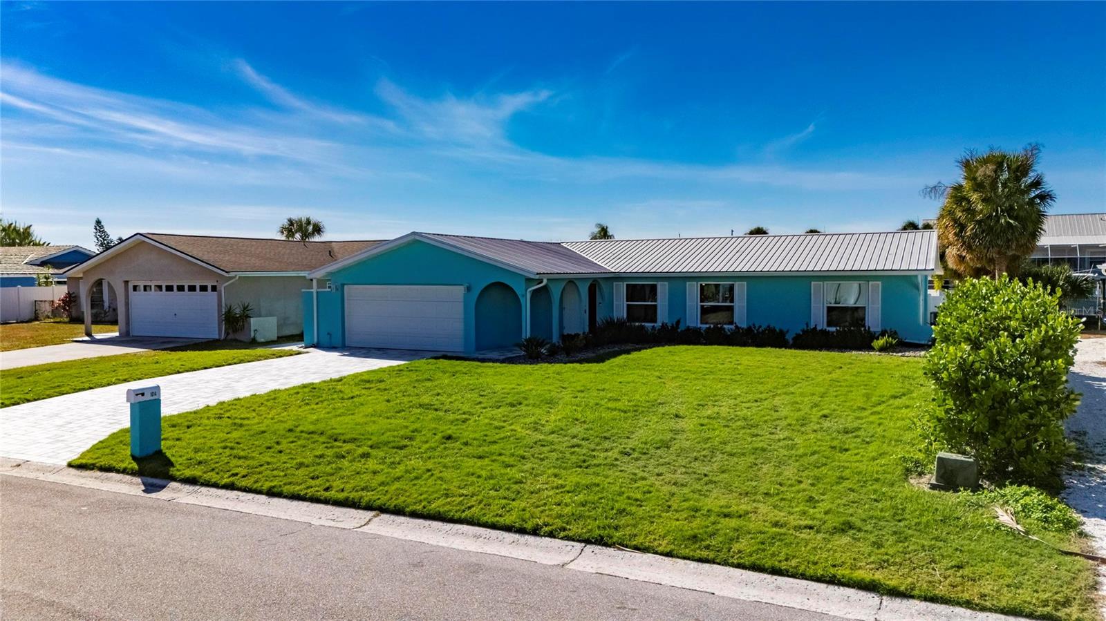 Image 2 of 84 For 1014 Silver Palm Way