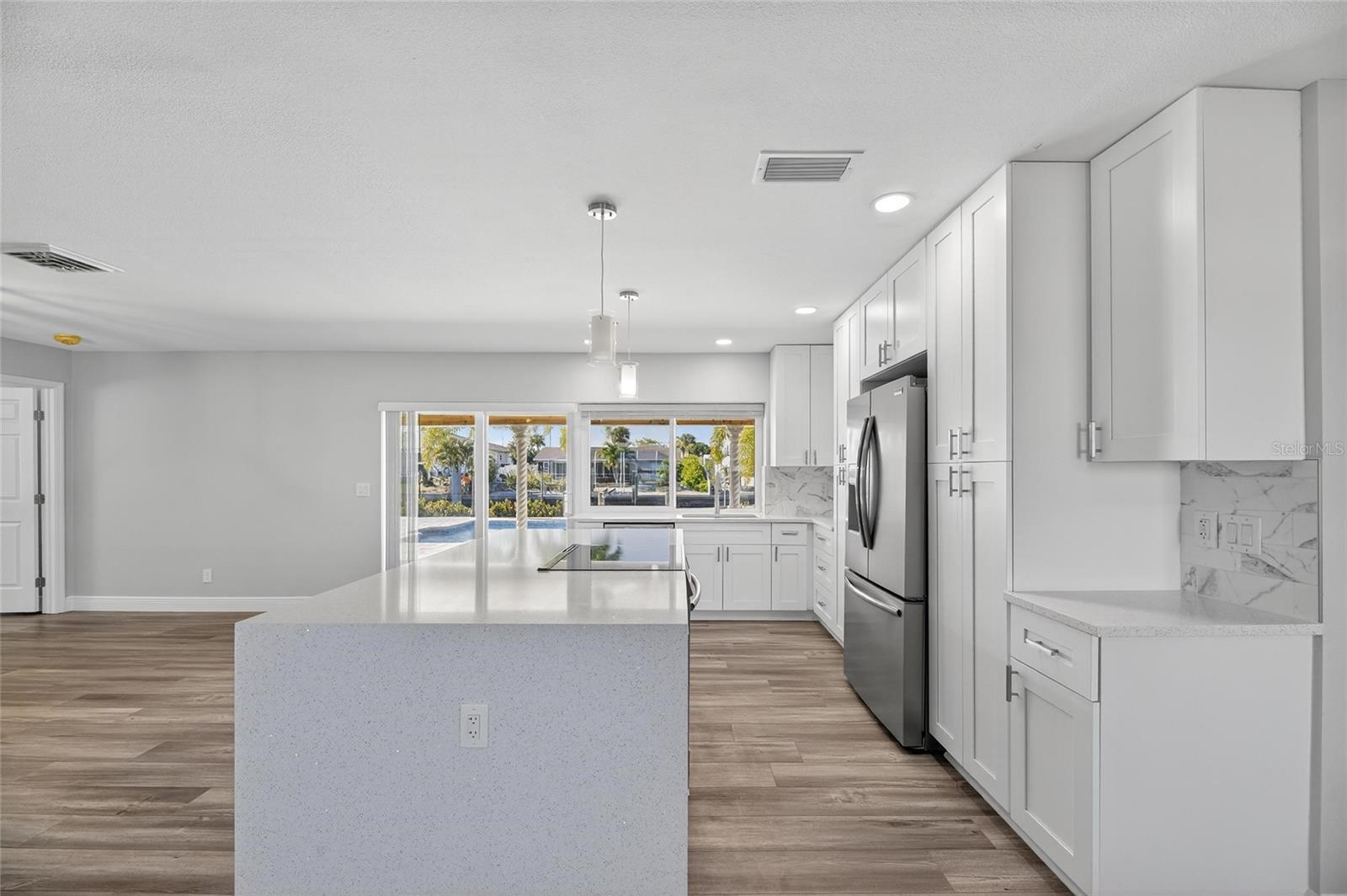 Image 21 of 84 For 1014 Silver Palm Way