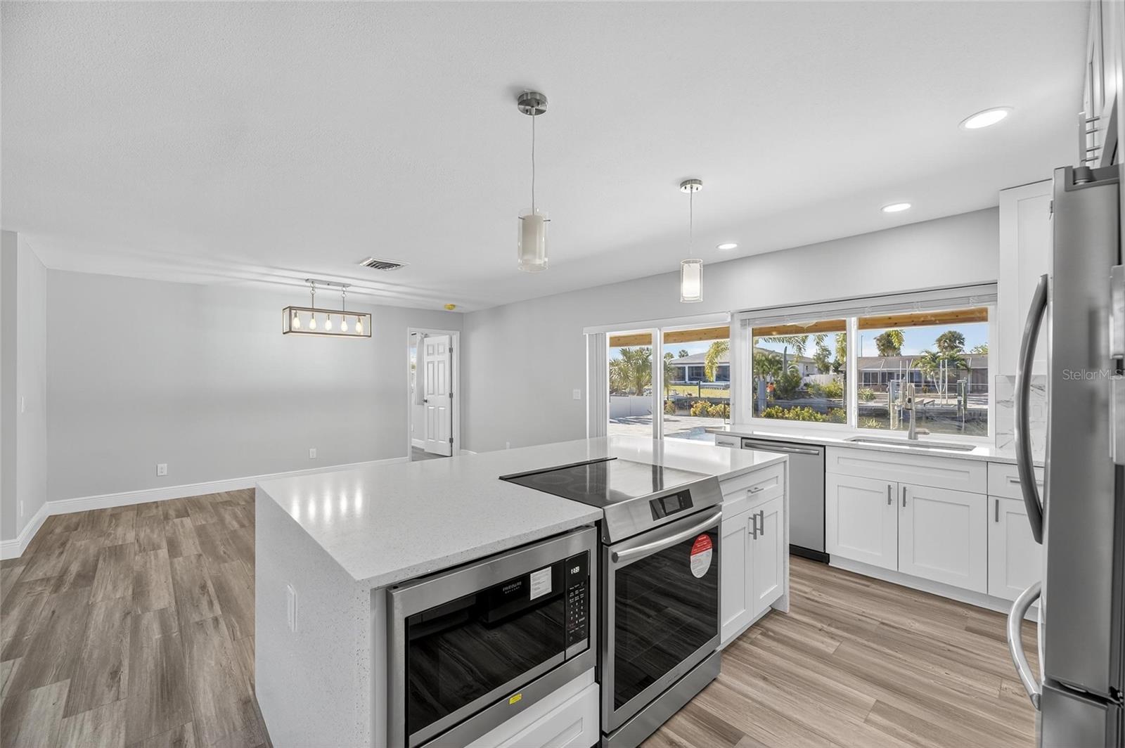 Image 22 of 84 For 1014 Silver Palm Way