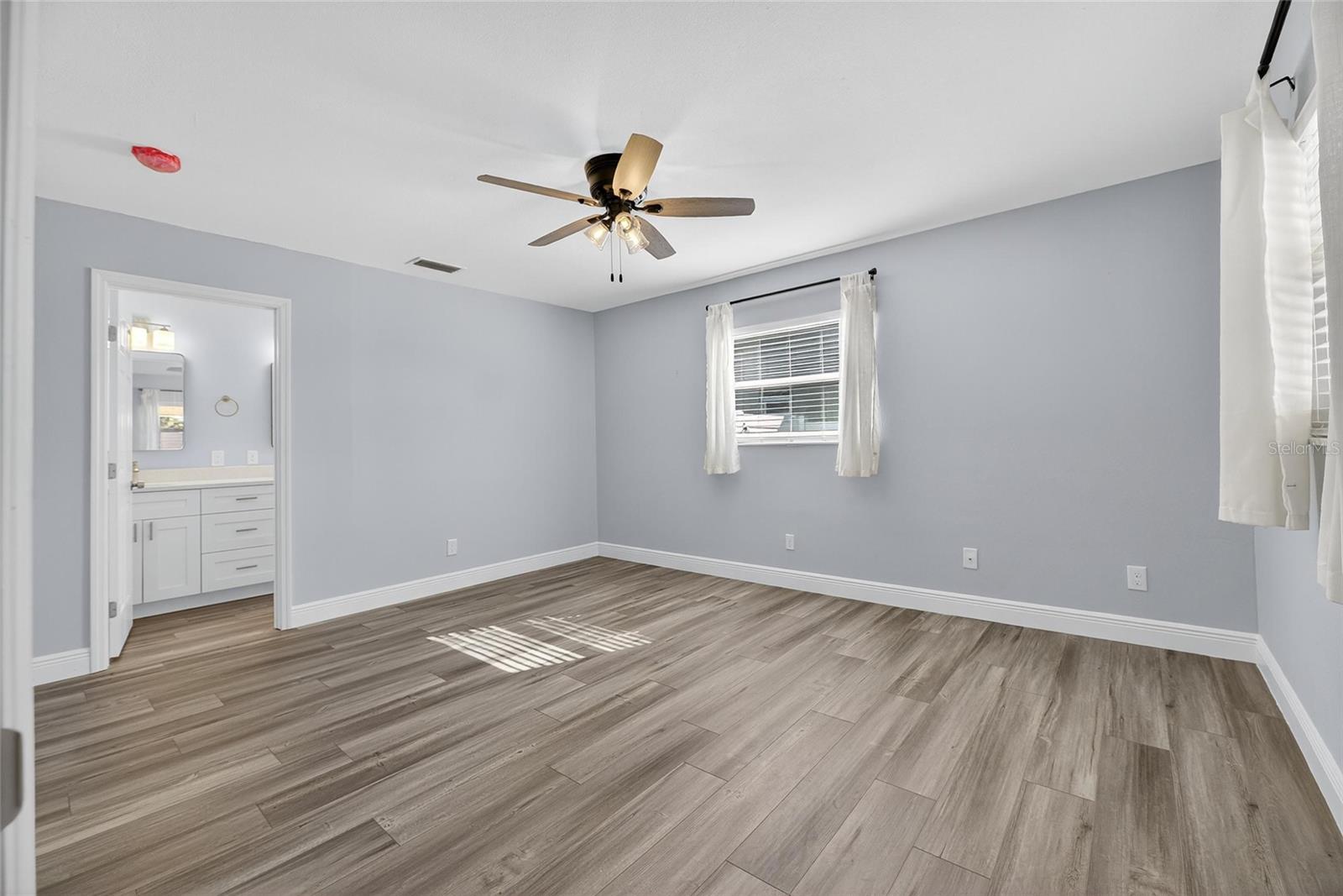 Image 27 of 84 For 1014 Silver Palm Way