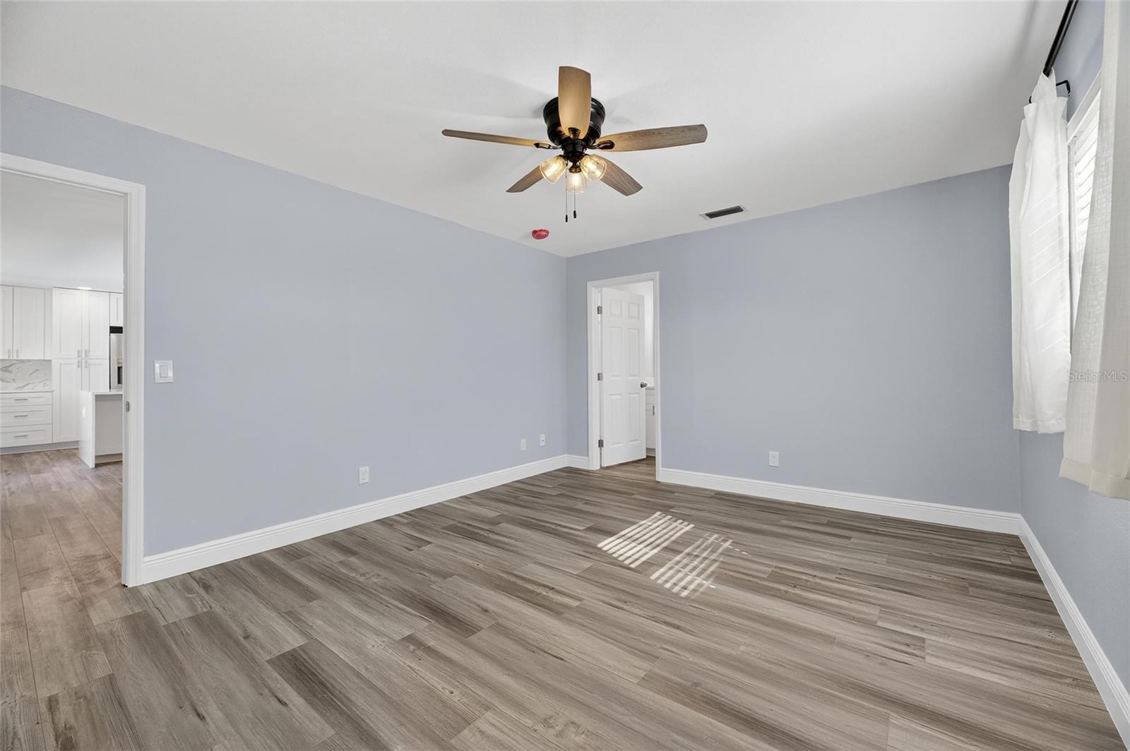 Image 28 of 84 For 1014 Silver Palm Way