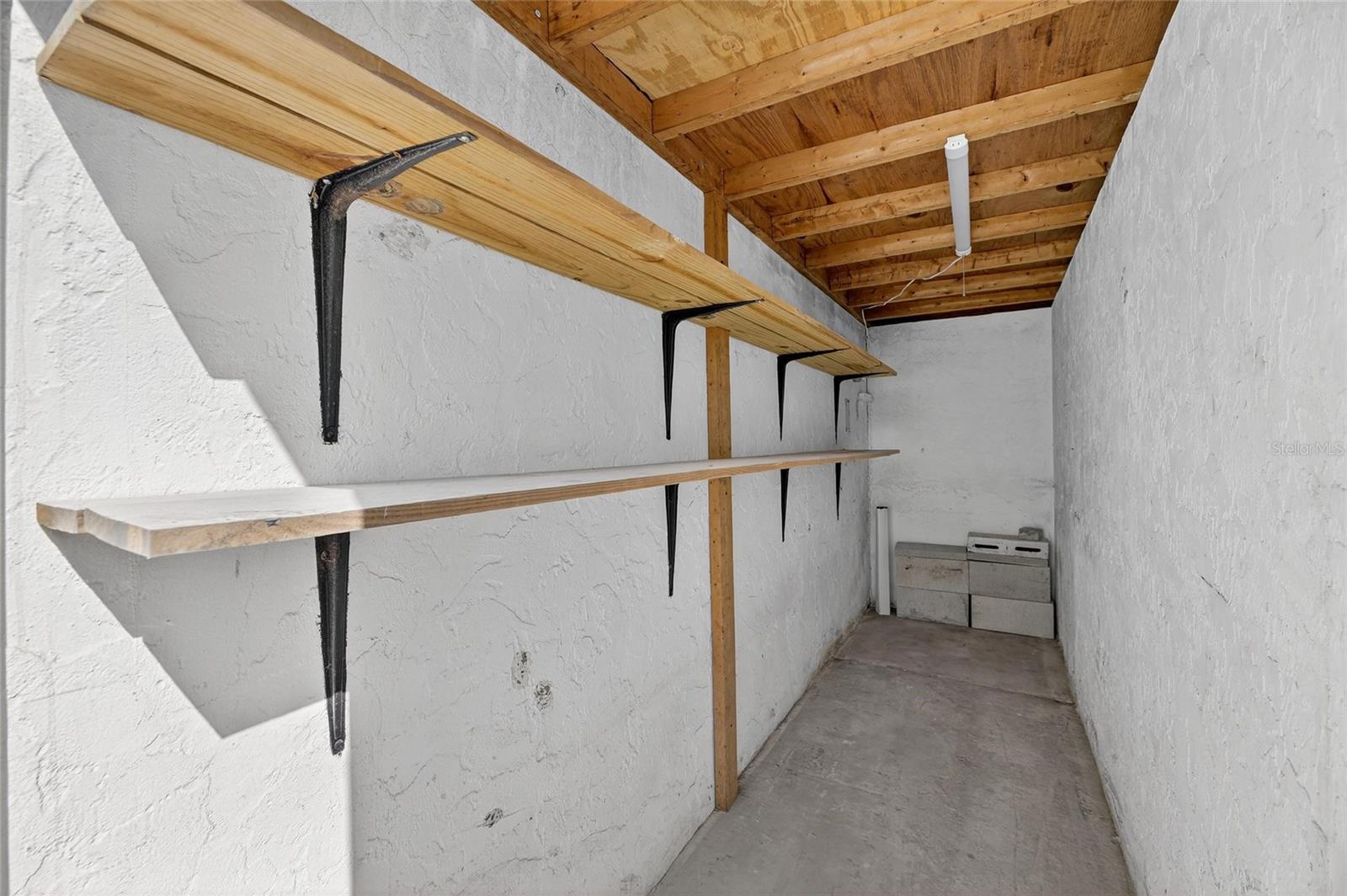 Image 52 of 84 For 1014 Silver Palm Way