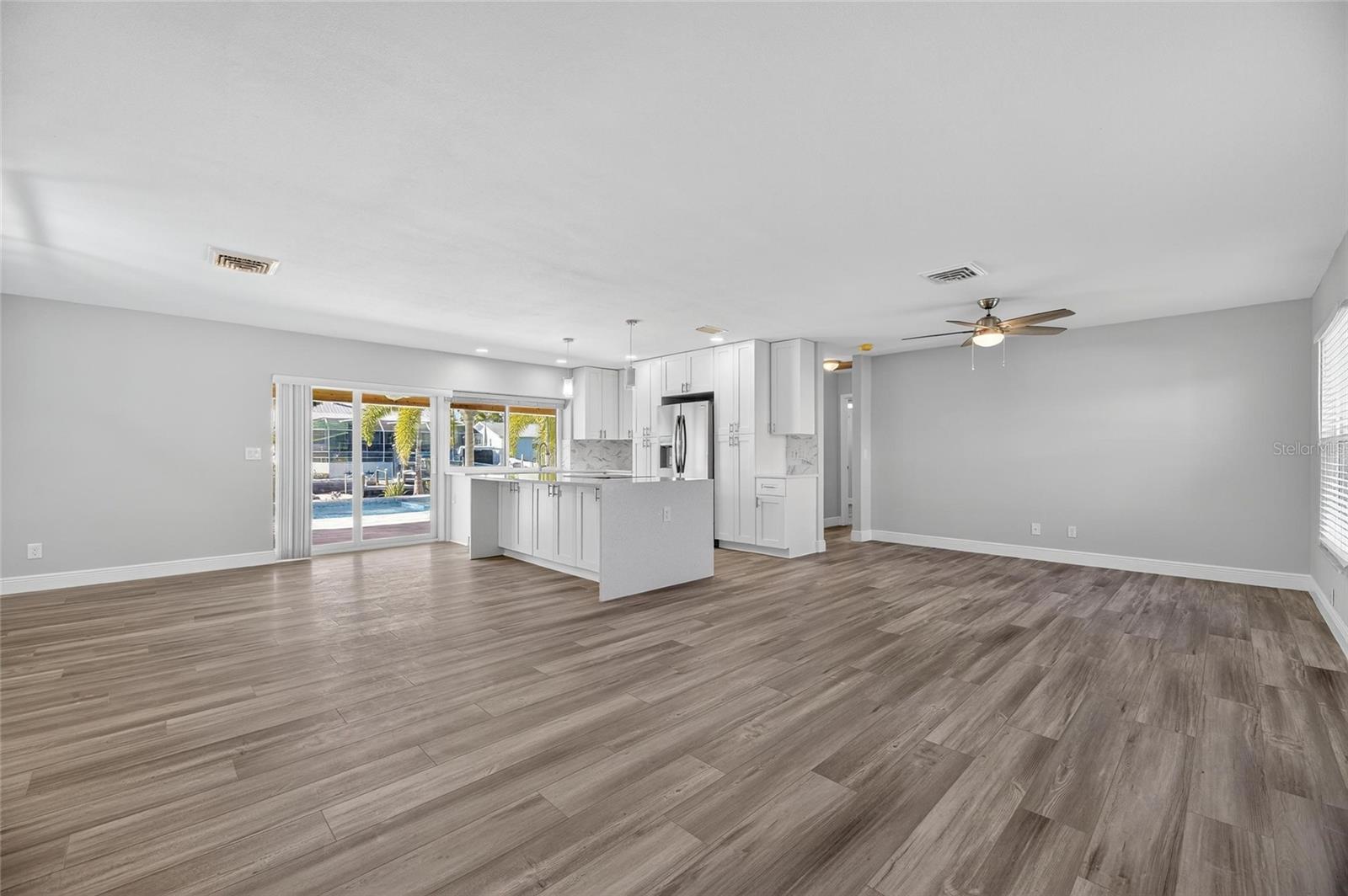 Image 7 of 84 For 1014 Silver Palm Way