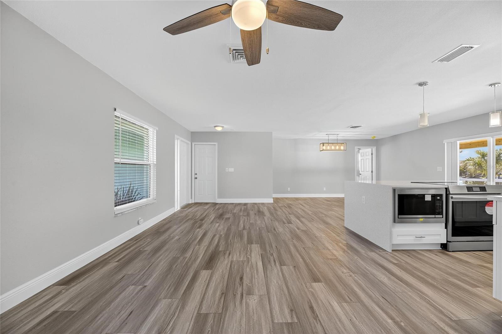 Image 9 of 84 For 1014 Silver Palm Way