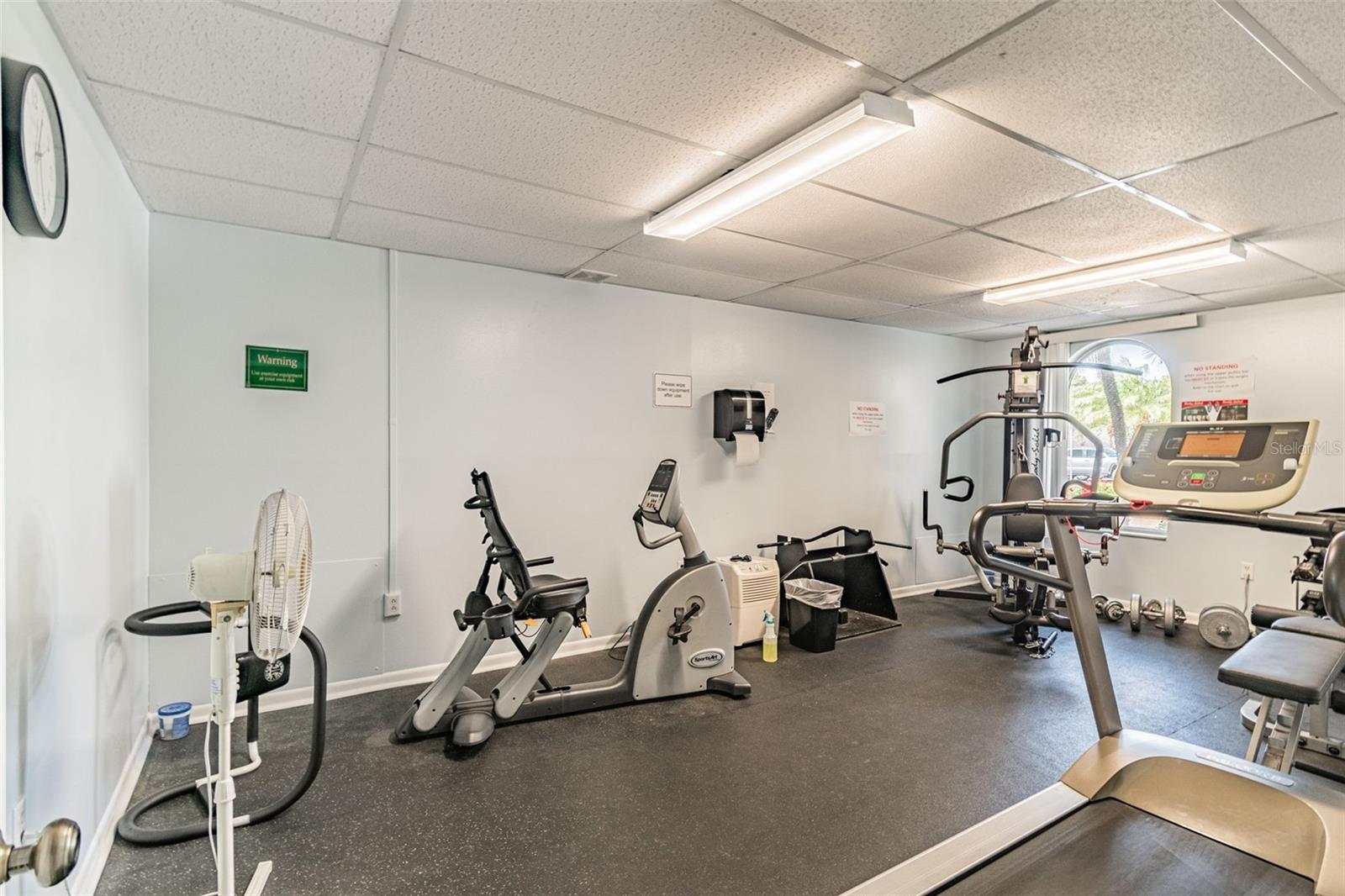 Image 39 of 43 For 19029 Us Highway 19 N 27a