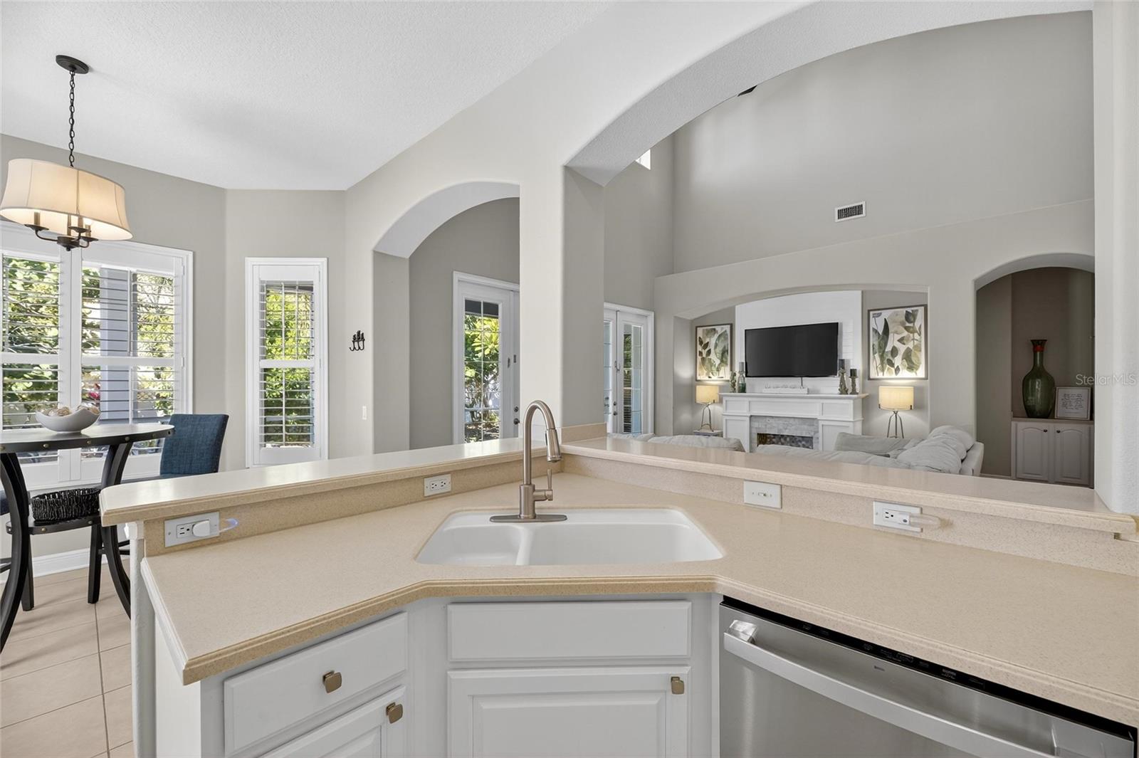 Image 40 of 97 For 413 Manns Harbor Drive