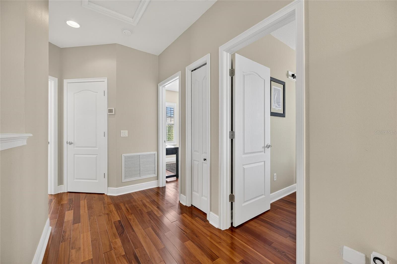 Image 54 of 97 For 413 Manns Harbor Drive