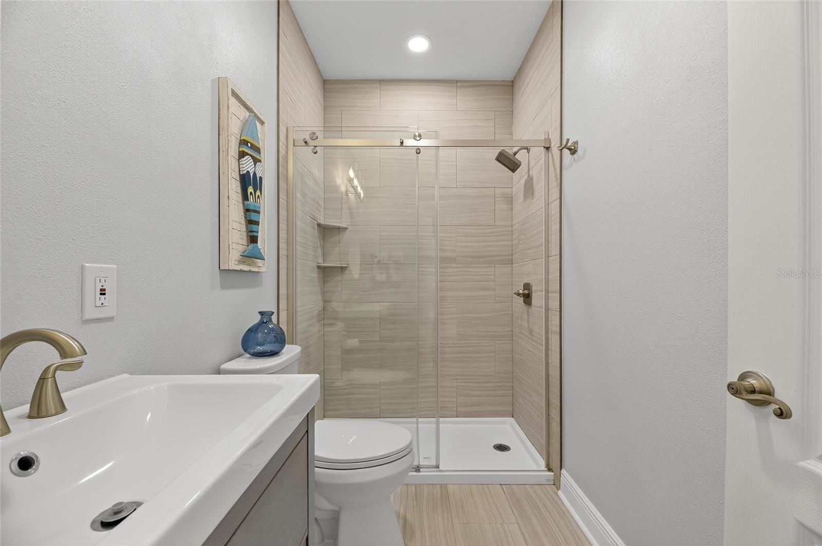 Image 67 of 97 For 413 Manns Harbor Drive