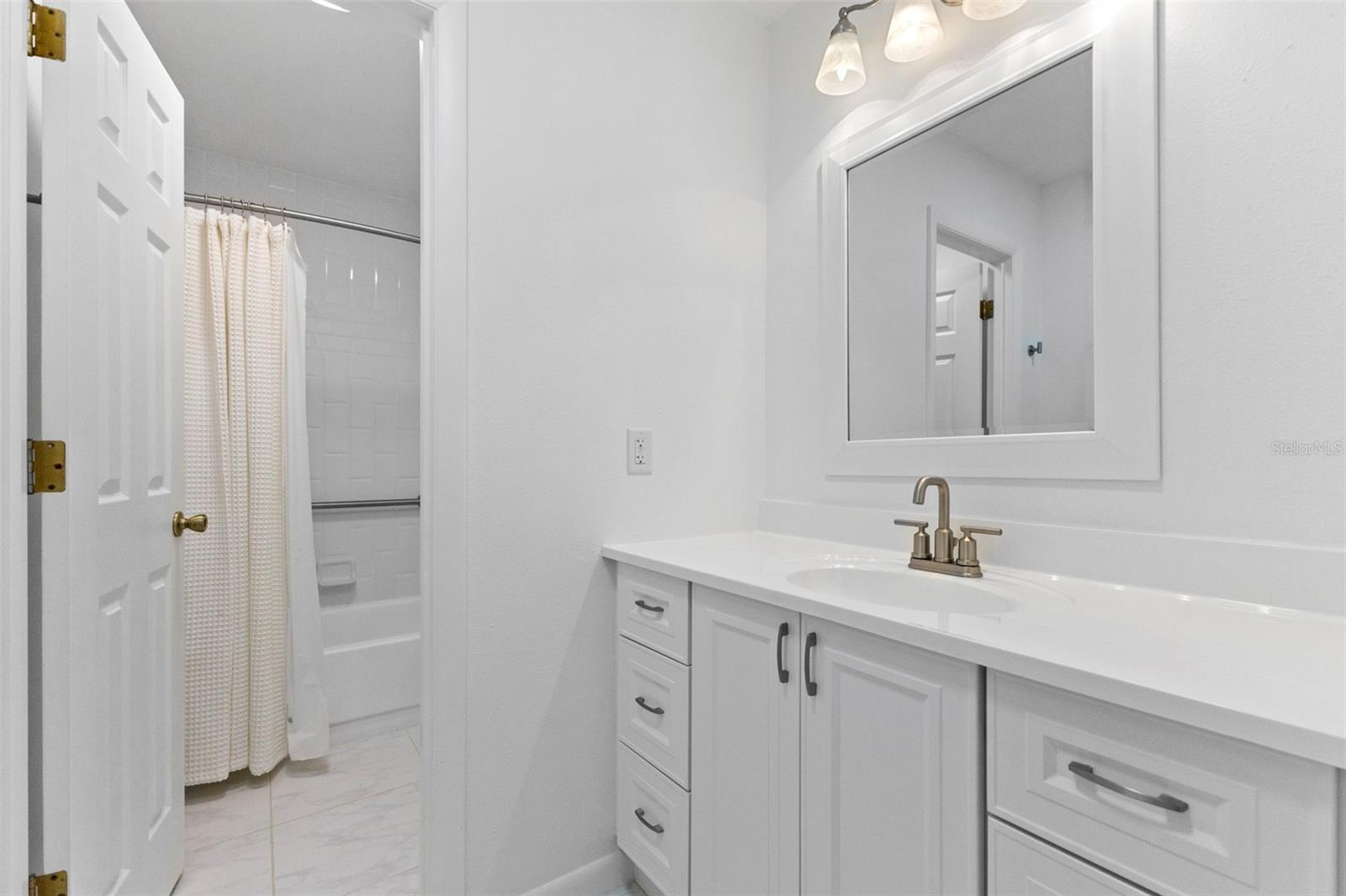 Image 17 of 36 For 3010 Grovewood Court D