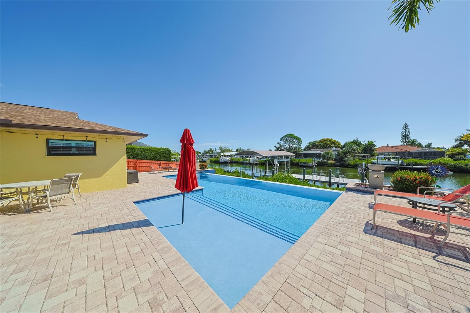 Details for 914 Chipaway Drive, APOLLO BEACH, FL 33572