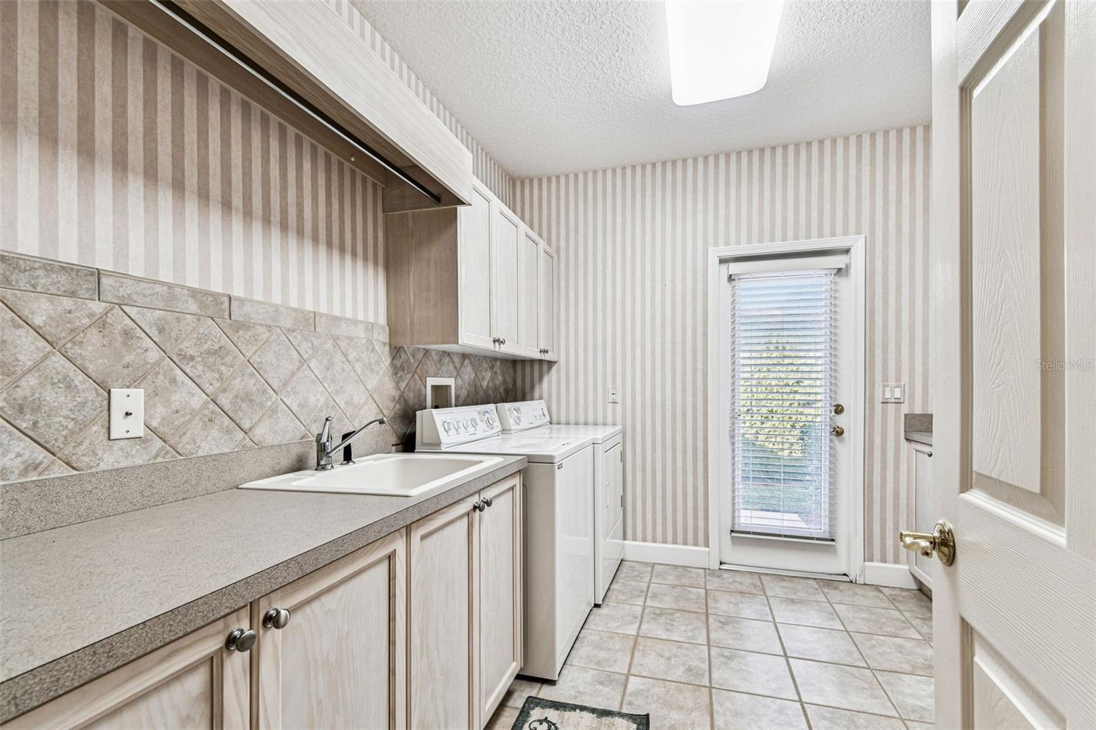 Image 59 of 96 For 3988 Mimosa Place