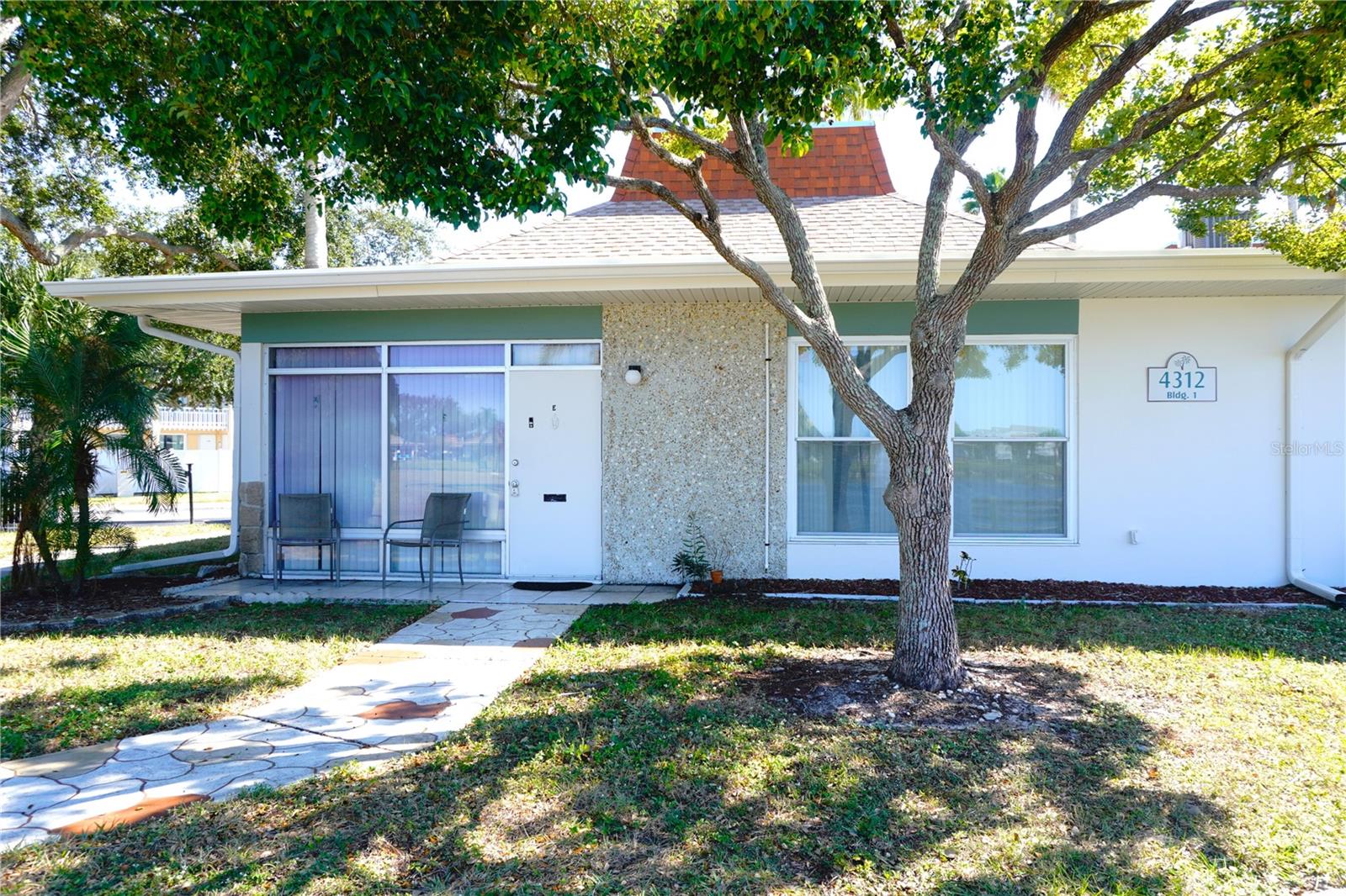 Image 5 of 31 For 4312 Tahitian Gardens Cir  E