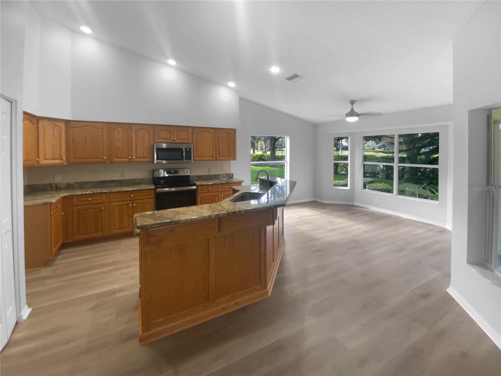 Image 7 of 31 For 18535 Hidden Pines Way