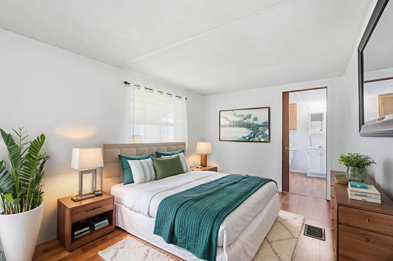 Image 11 of 27 For 37828 Newal Avenue