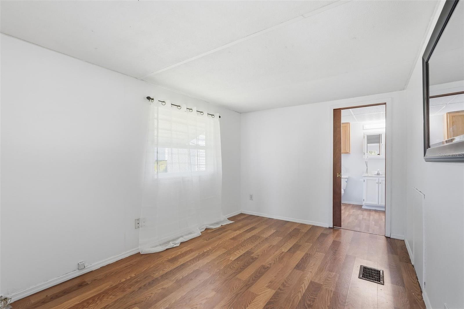 Image 12 of 27 For 37828 Newal Avenue