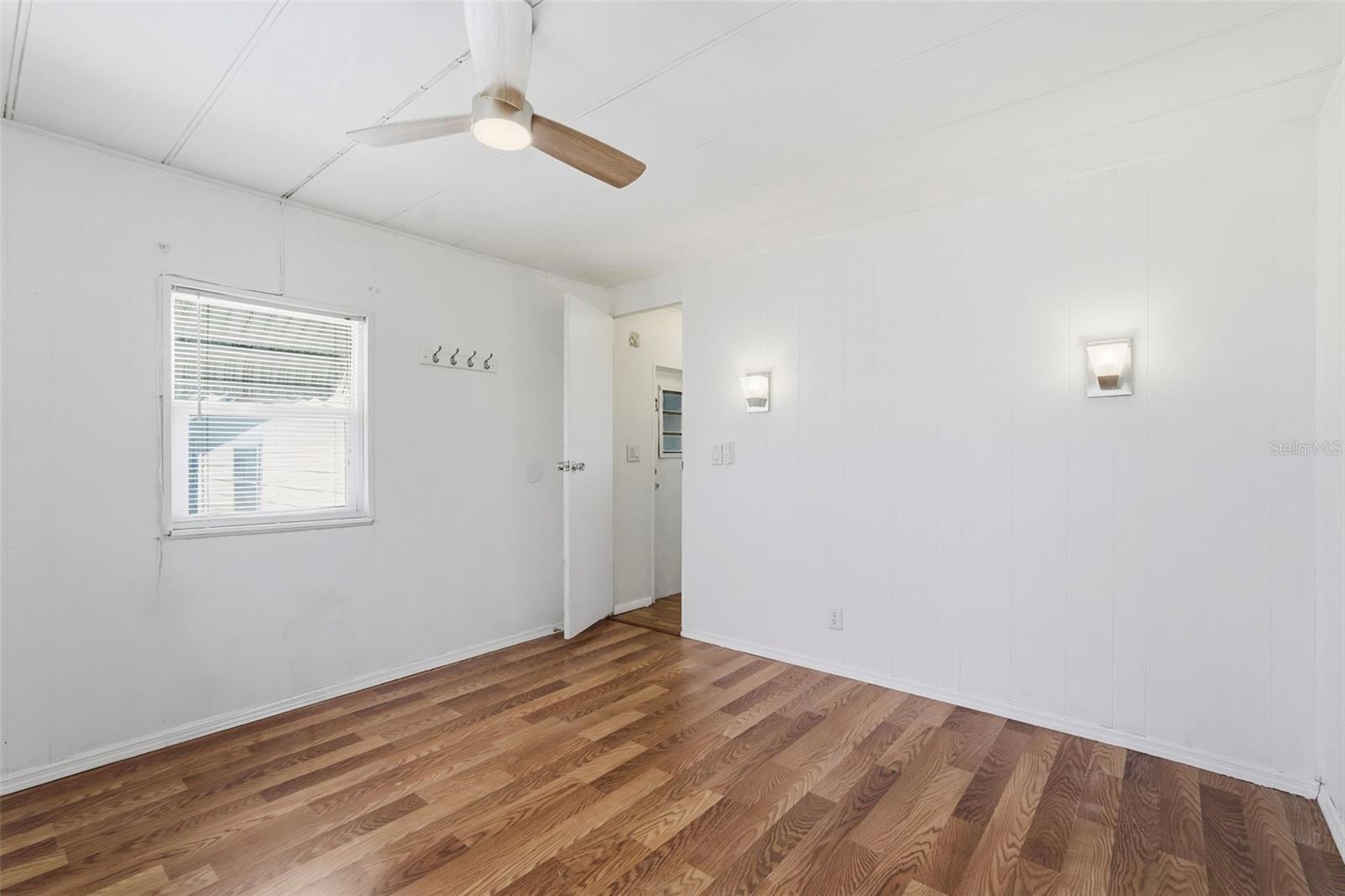 Image 17 of 27 For 37828 Newal Avenue