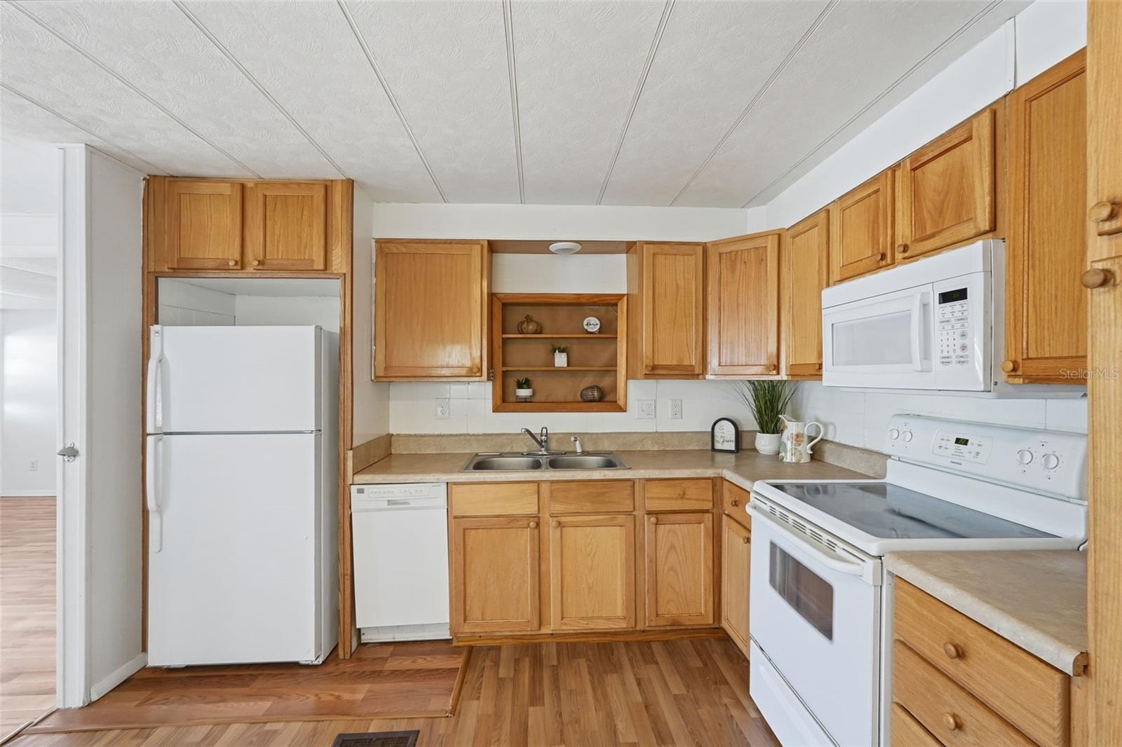 Image 9 of 27 For 37828 Newal Avenue