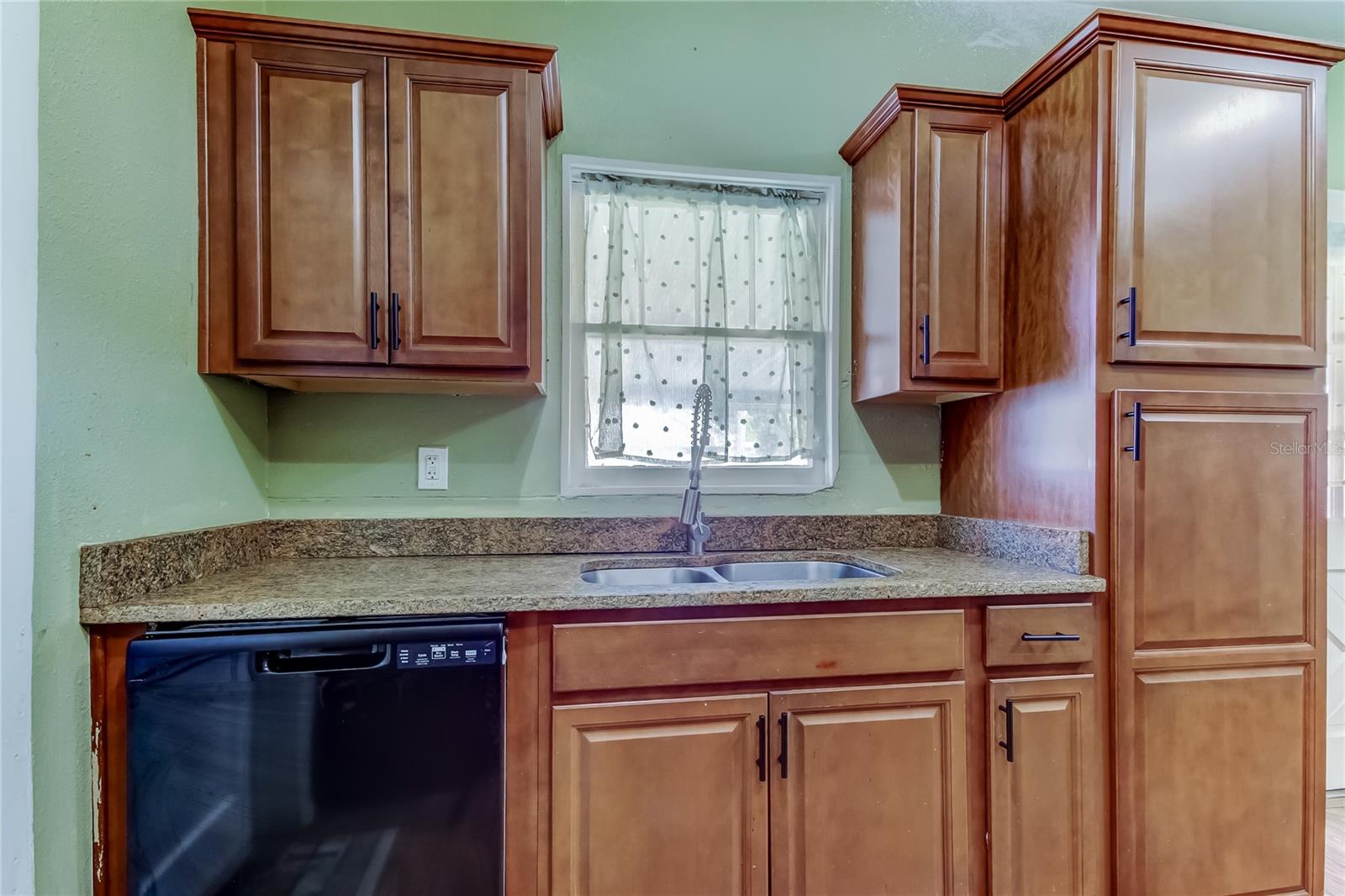 Image 19 of 27 For 603 Merrin Street