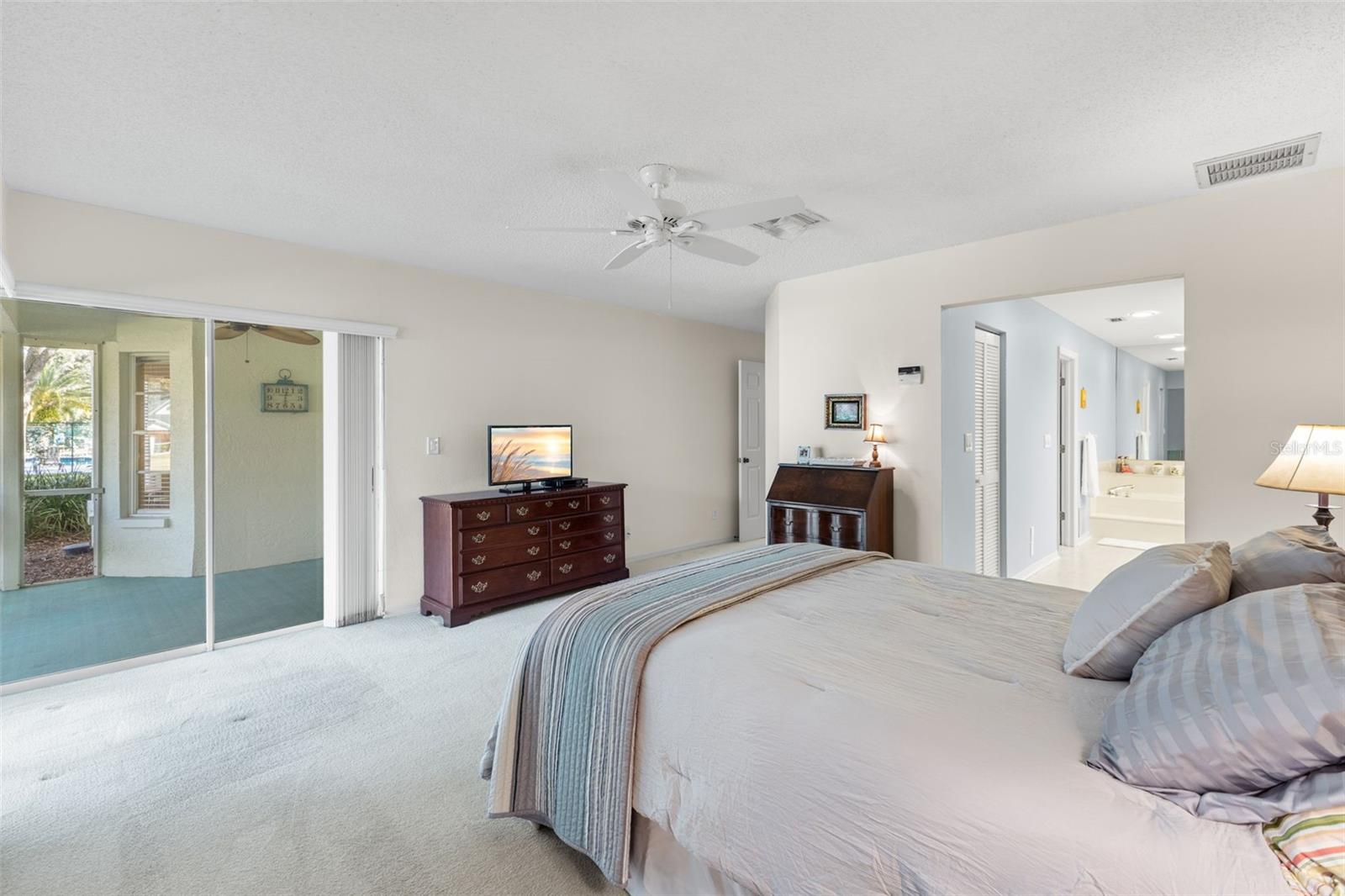 Image 27 of 45 For 235 Woodridge Circle