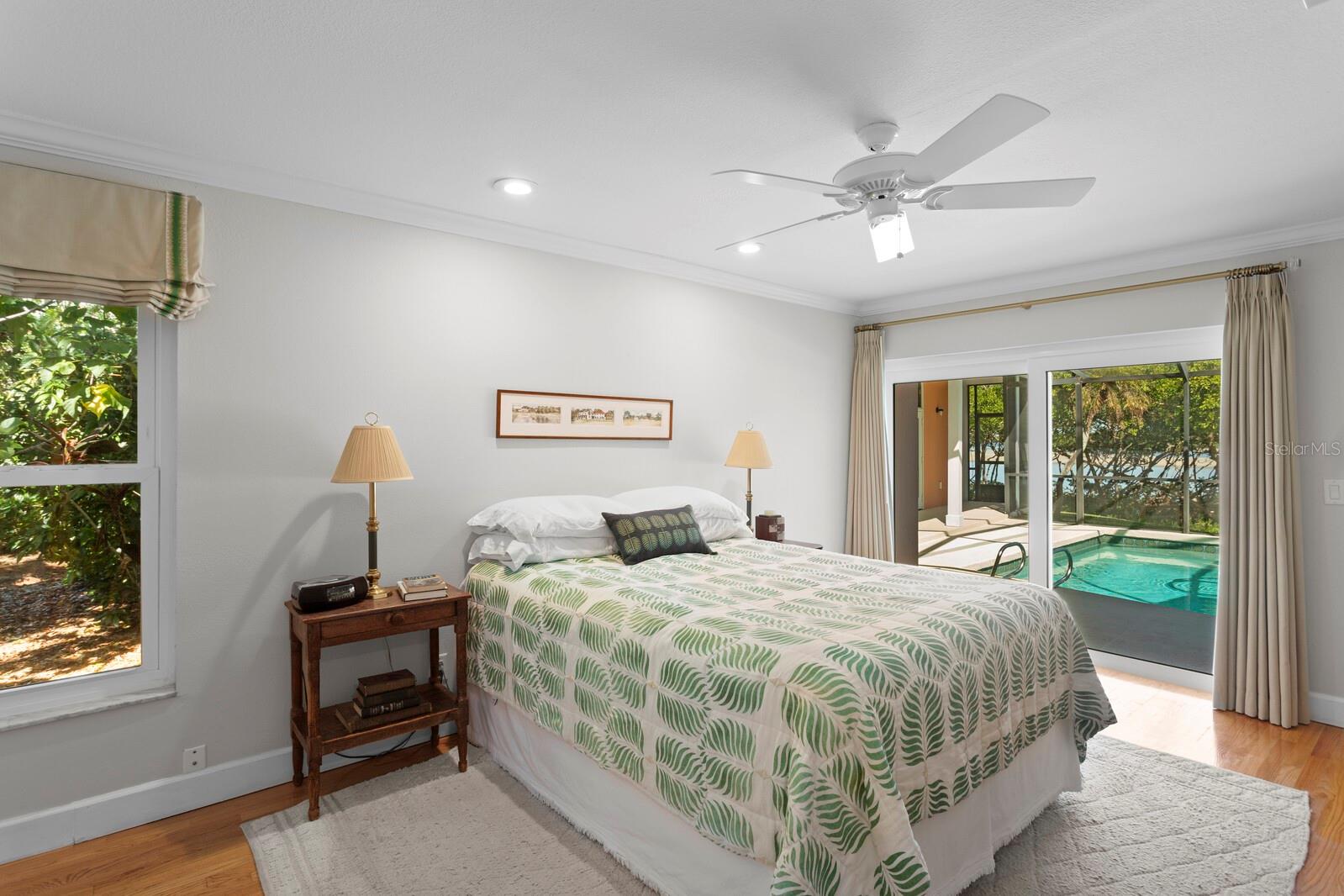 Listing photo id 18 for 1501 75th Circle Ne