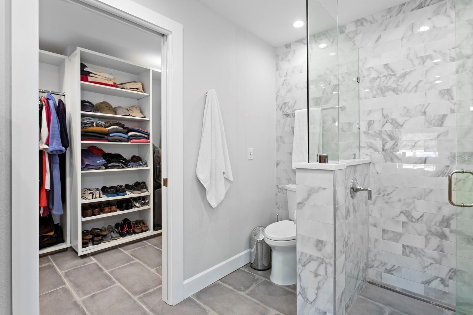 Listing photo id 23 for 1501 75th Circle Ne