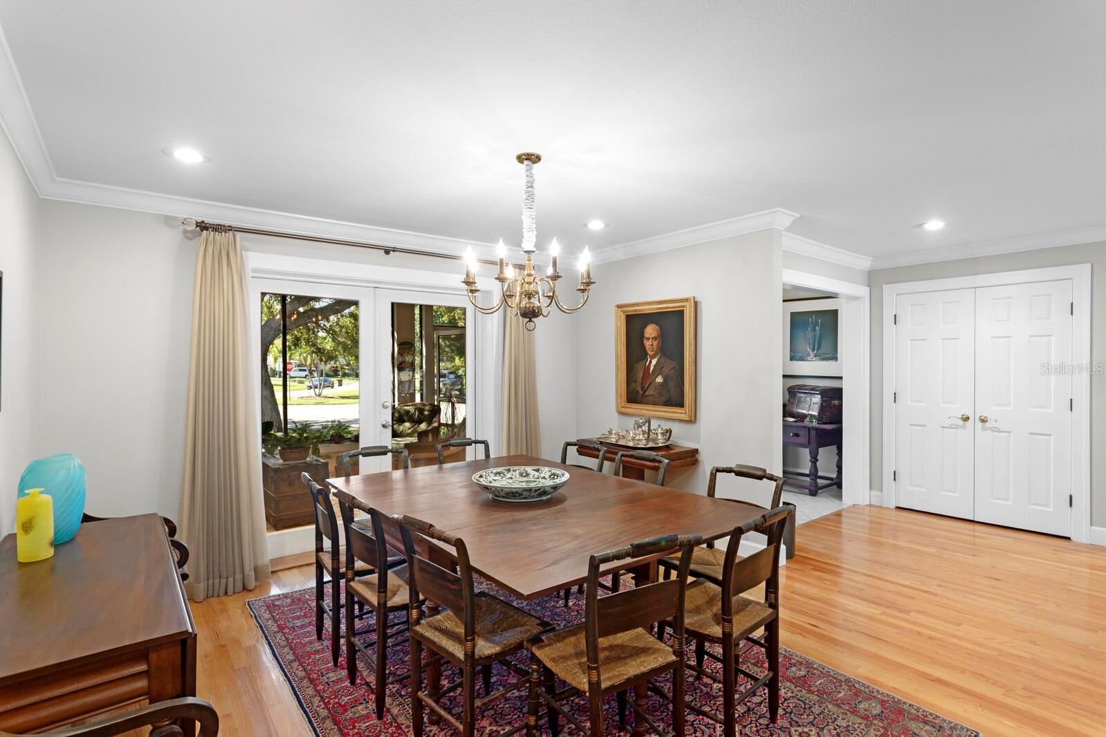 Listing photo id 26 for 1501 75th Circle Ne