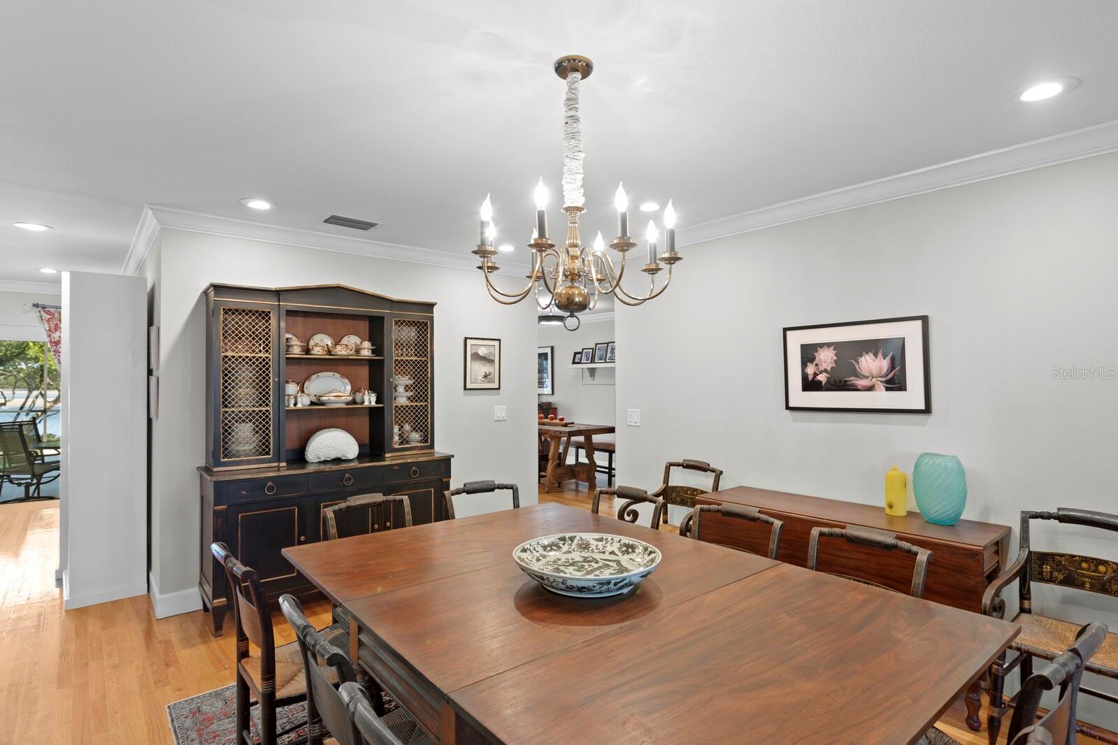 Listing photo id 27 for 1501 75th Circle Ne