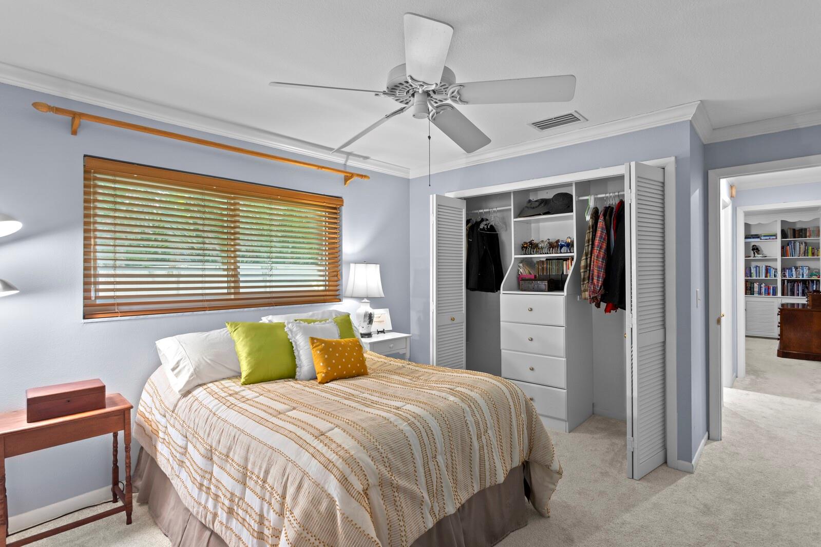 Listing photo id 38 for 1501 75th Circle Ne