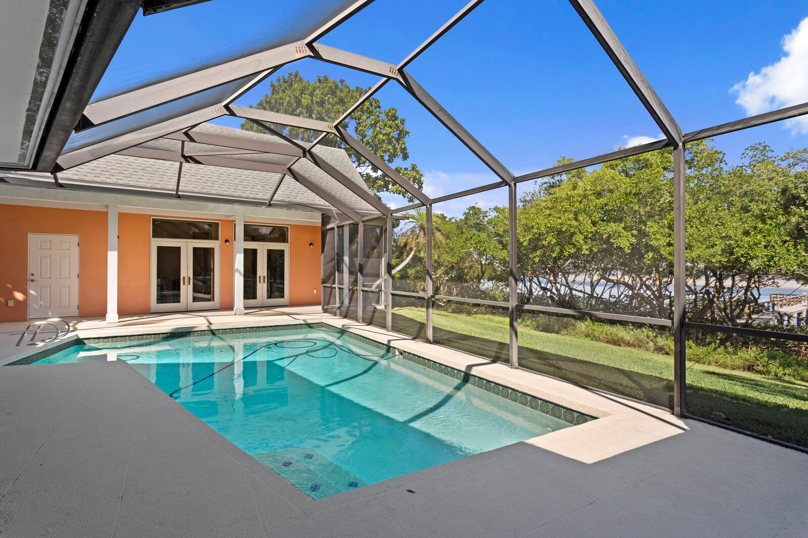 Listing photo id 45 for 1501 75th Circle Ne