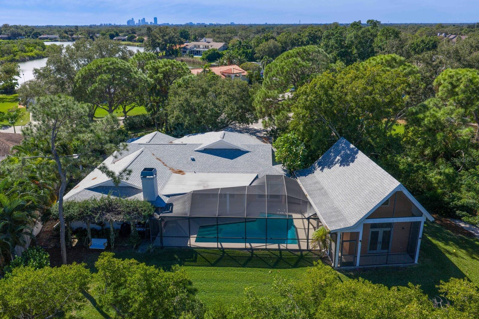 Listing photo id 53 for 1501 75th Circle Ne