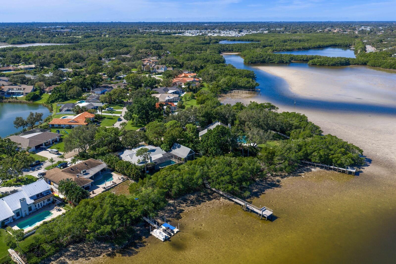 Listing photo id 59 for 1501 75th Circle Ne