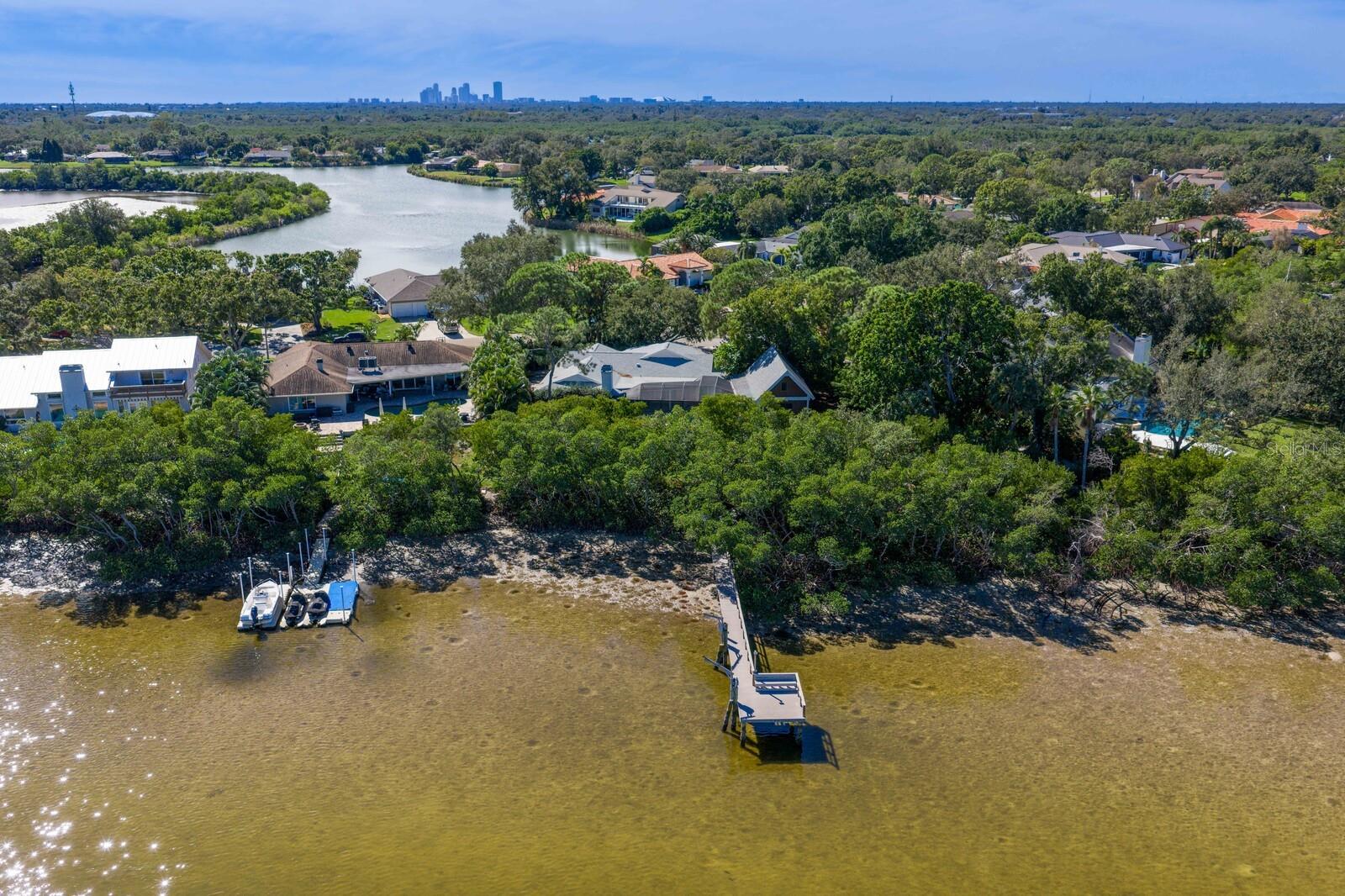 Listing photo id 61 for 1501 75th Circle Ne