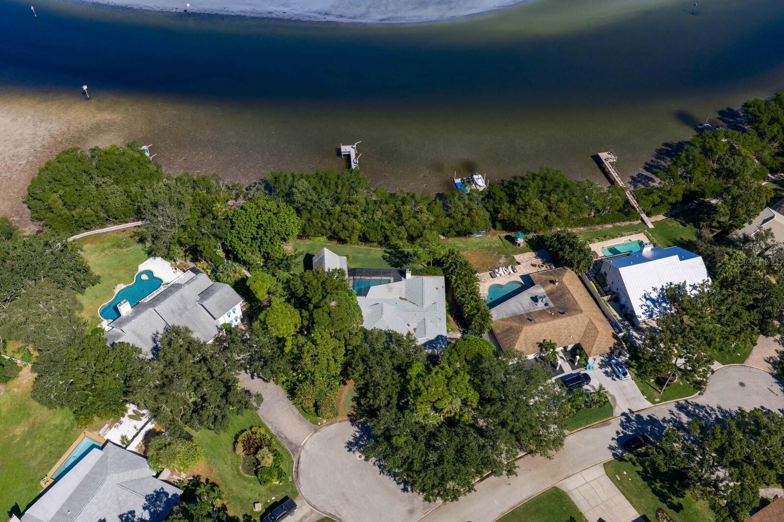 Listing photo id 69 for 1501 75th Circle Ne