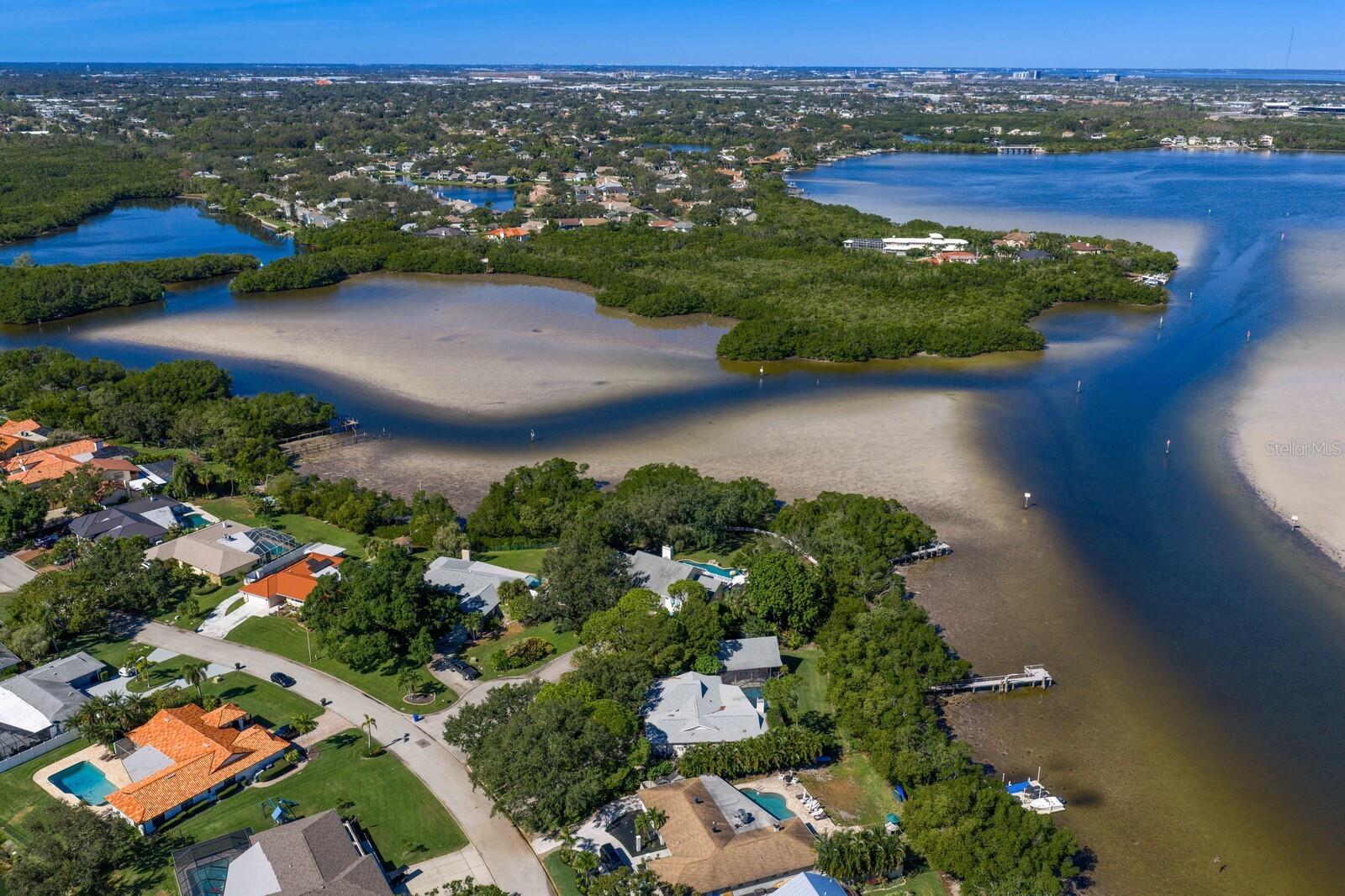 Listing photo id 74 for 1501 75th Circle Ne