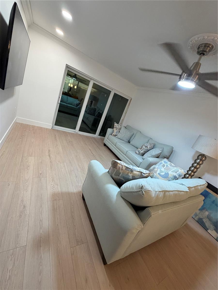 Image 8 of 23 For 1028 Apollo Beach Boulevard 311