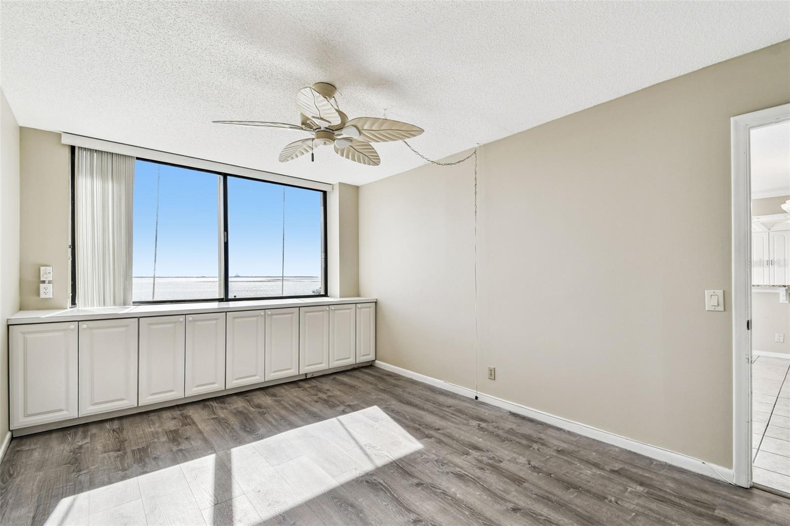 Image 4 of 49 For 6104 Palma Del Mar Boulevard S 402